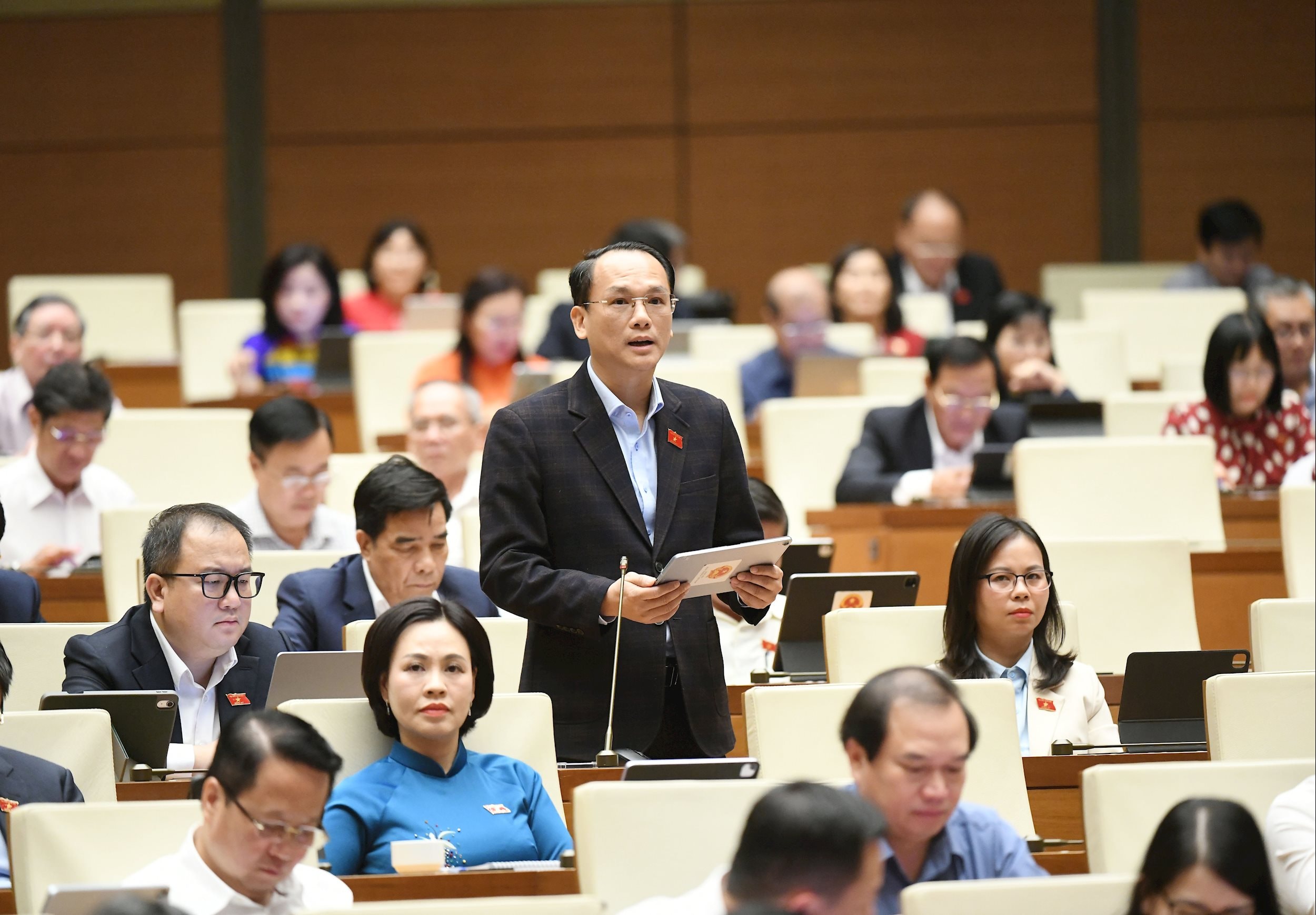 Đại biểu Lưu Bá Mạc, đoàn Lạng Sơn