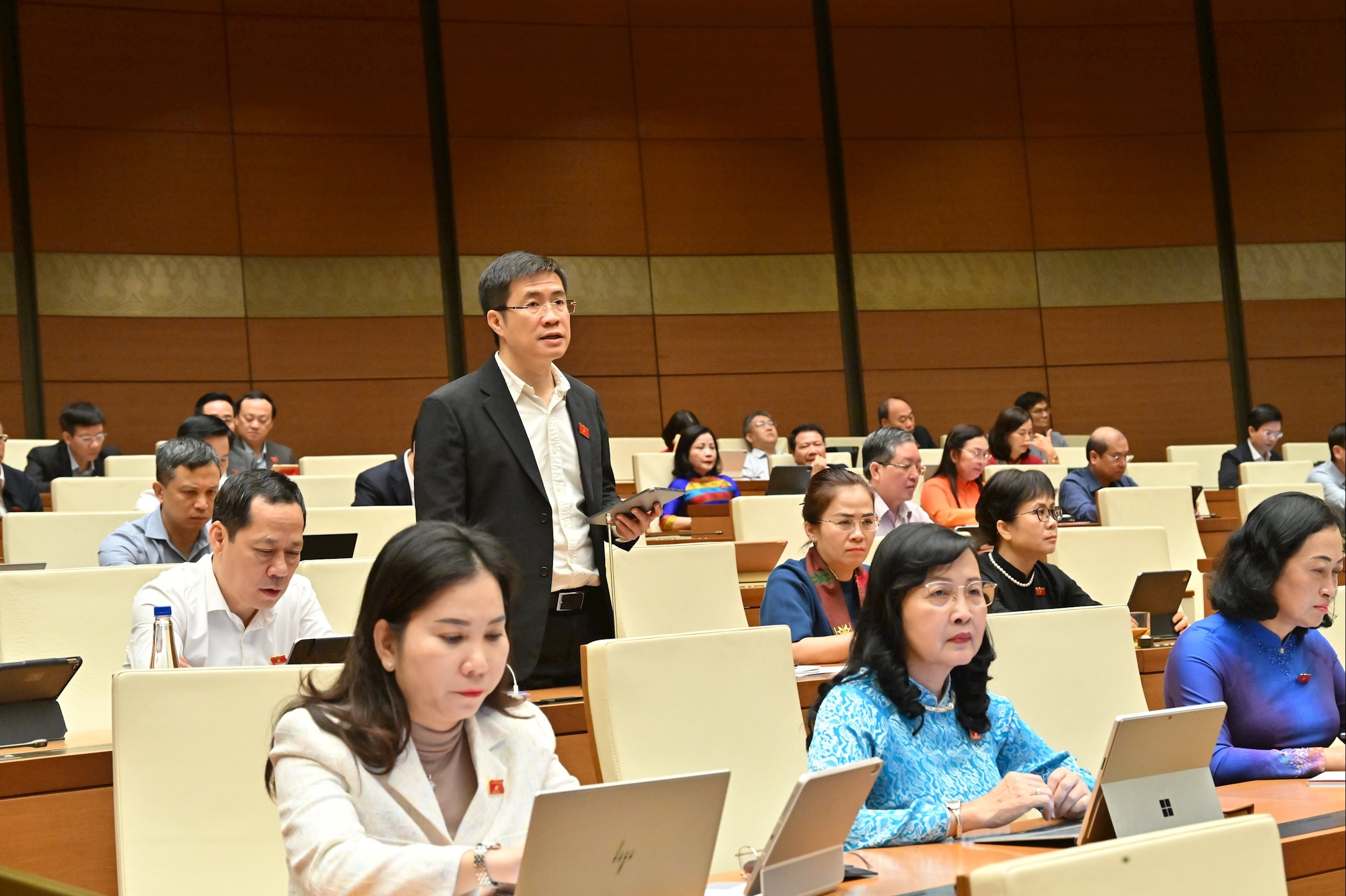 ĐBQH Hoàng Minh Hiếu (Nghệ An)VQK_3591