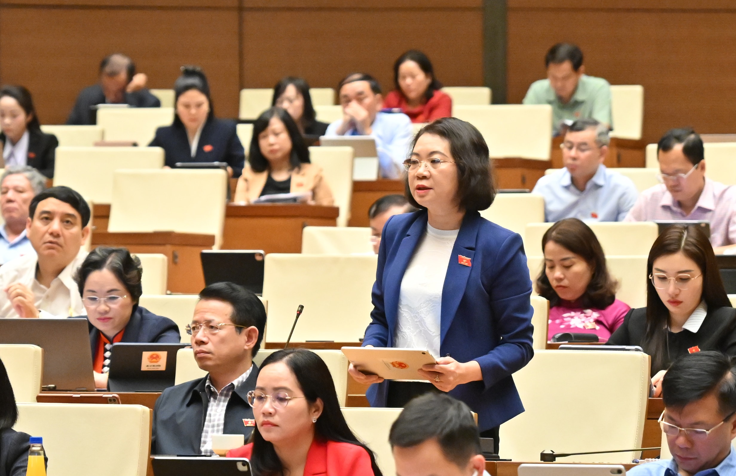 ĐBQH Mai Thị Phương Hoa (Ninh Bình)VQK_4315