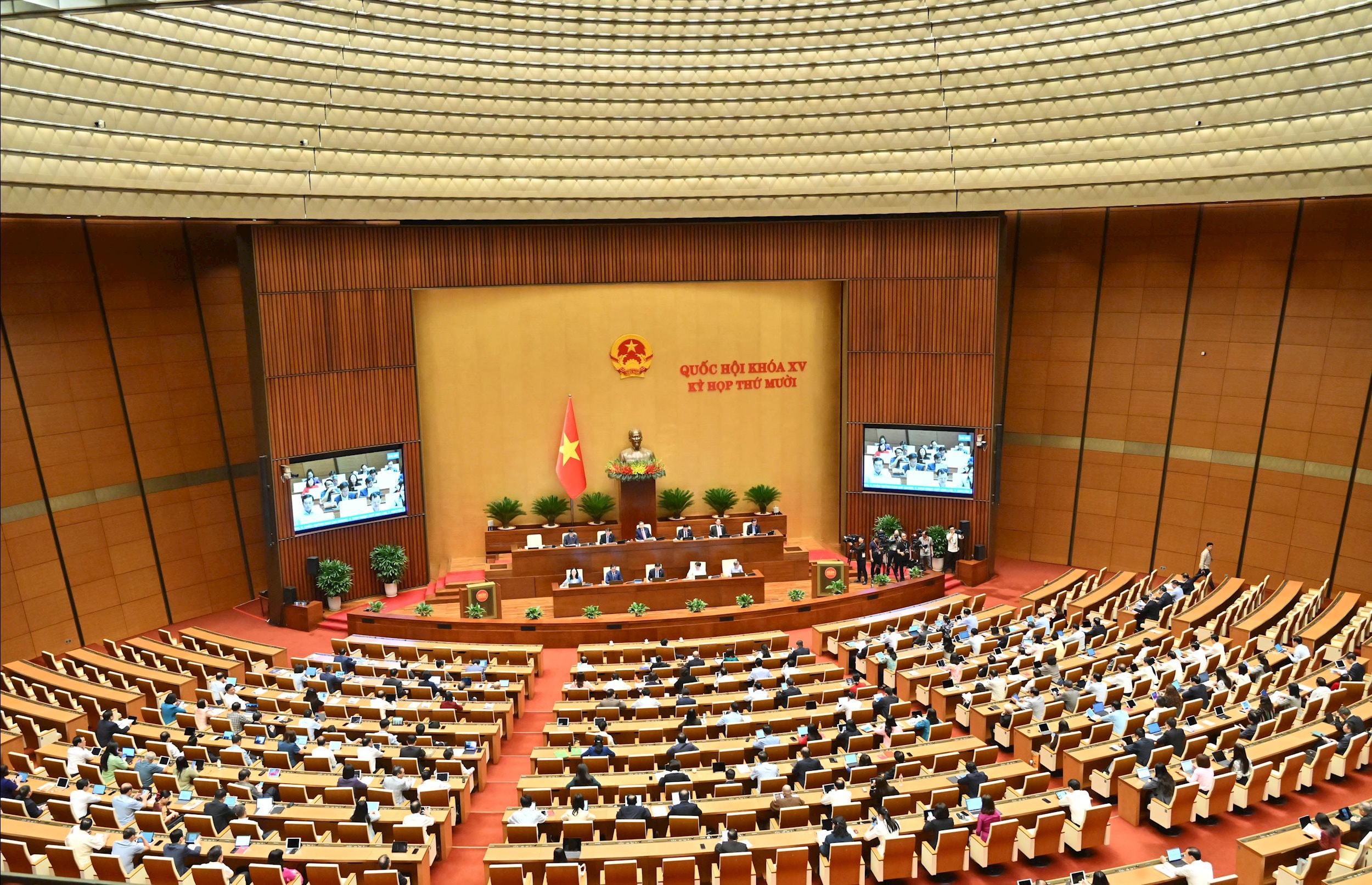 Toàn cảnh phiên họpVQK_4288