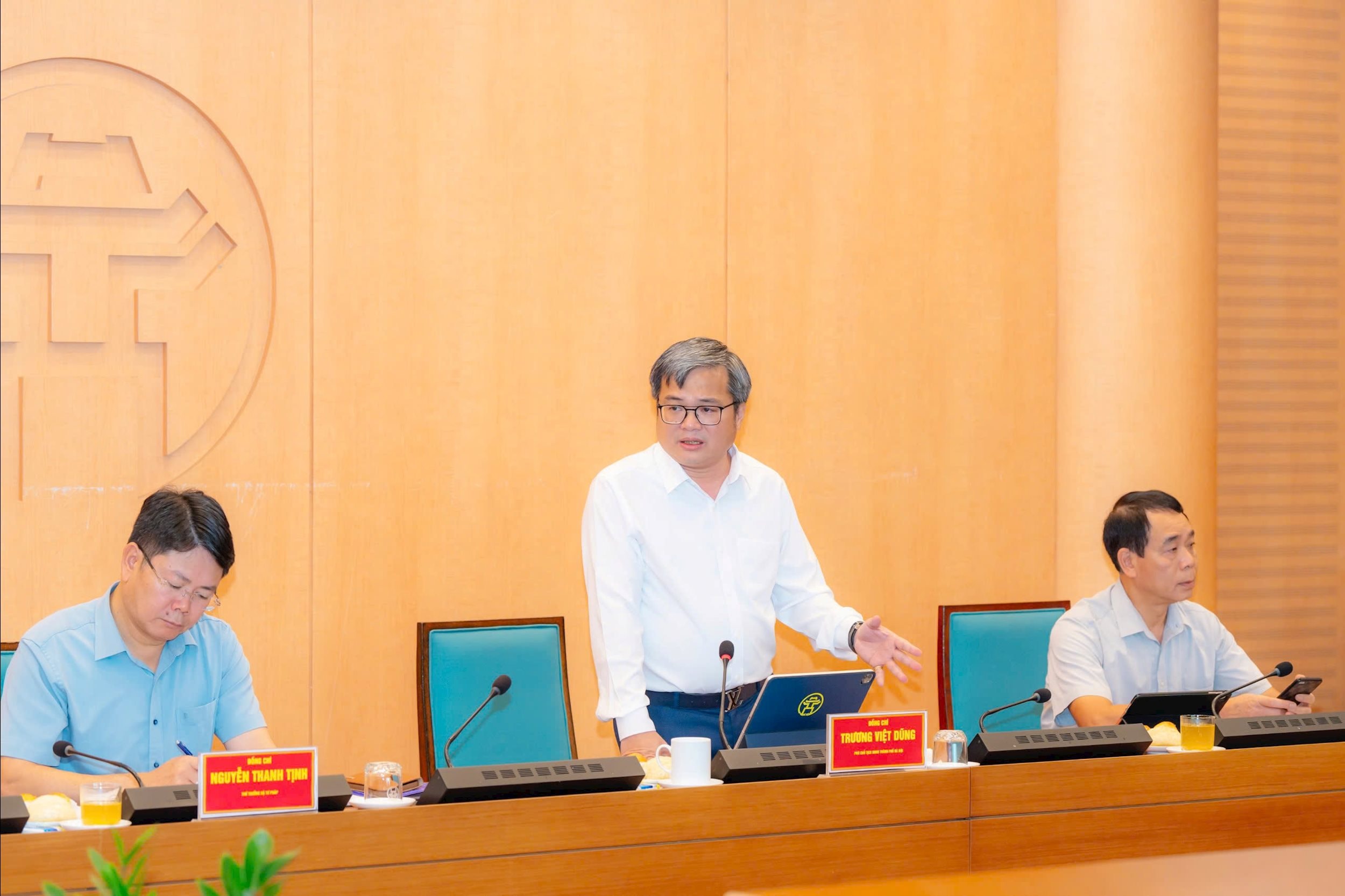 Phó Chủ tịch UBND TP. Hà Nội Trương Việt Dũng phát biểu tại buổi làm việc