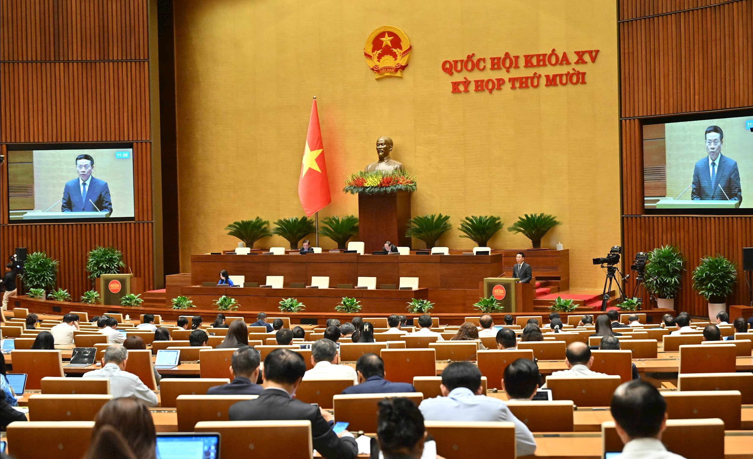 Bộ trưởng Bộ Khoa học và Công nghệ Nguyễn Mạnh HùngVQK_4807