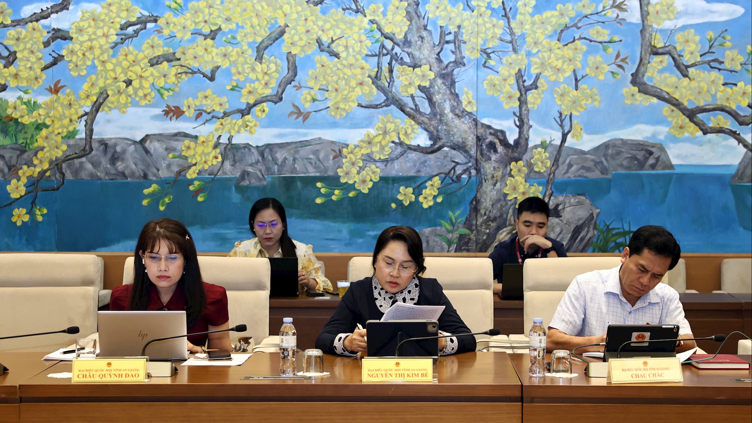 Các đại biểu tham dự họp Tổ 14 (2)