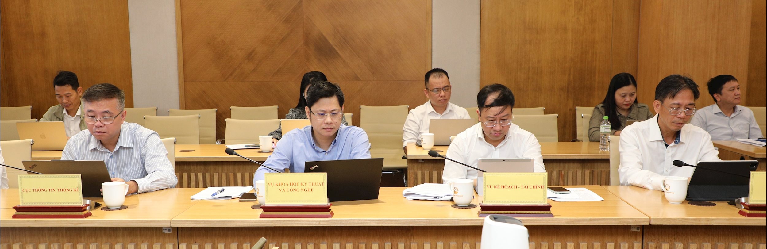 Đại diện các đơn vị của bộ tham dự buổi họp báo