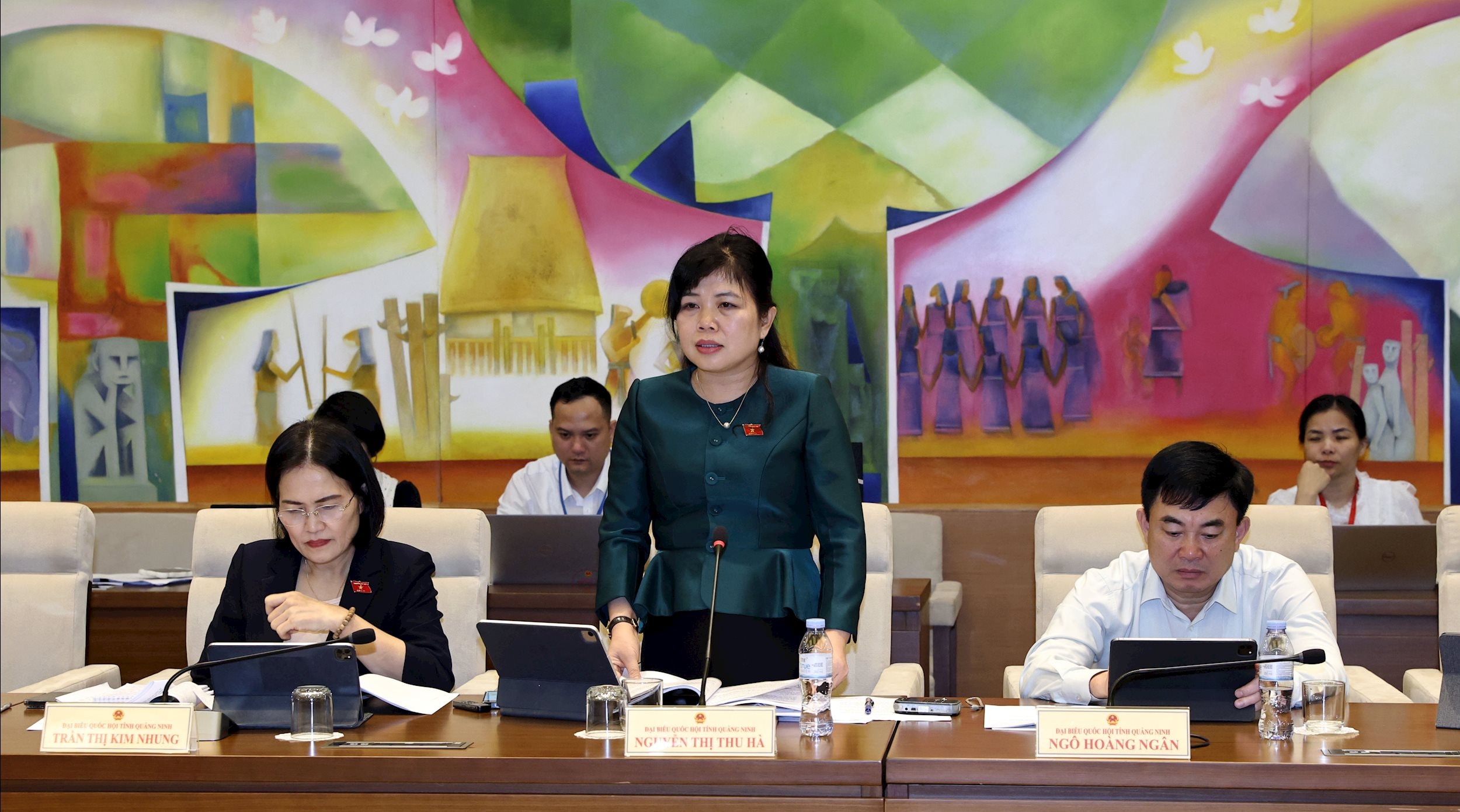 ĐBQH Nguyễn Thị Thu Hà (Quảng Ninh) phát biểu