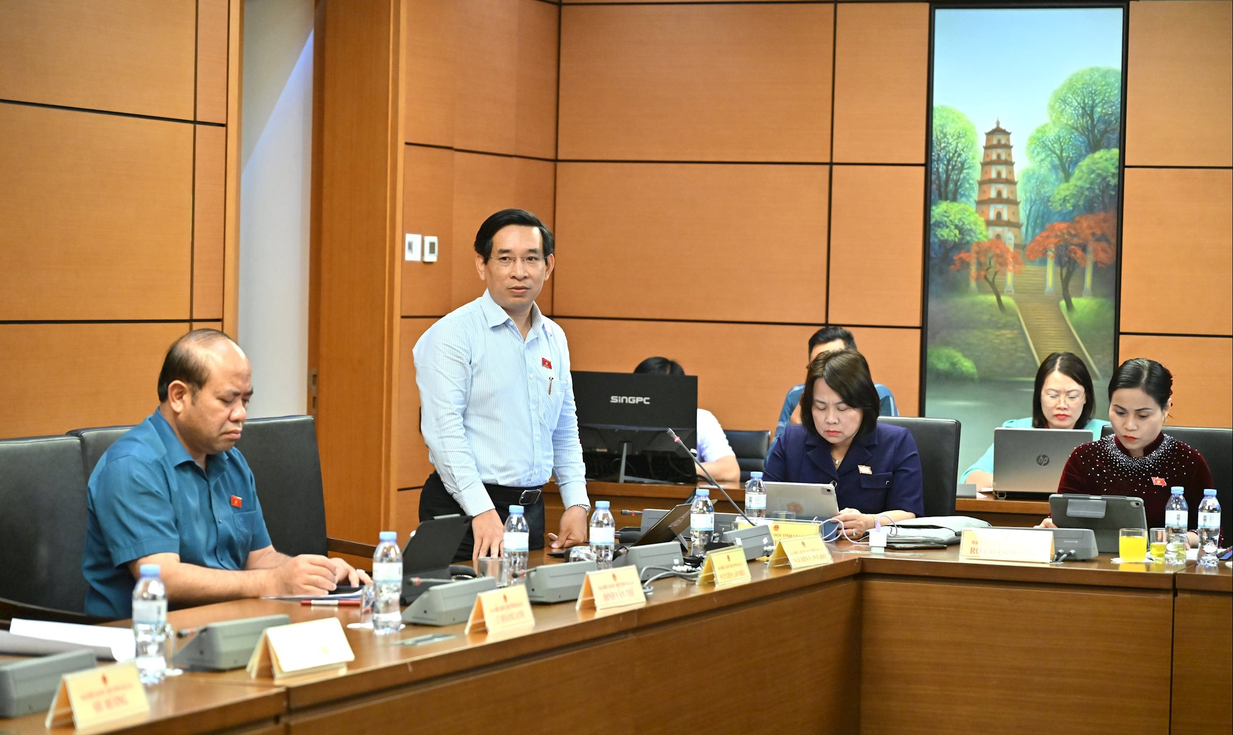 ĐBQH Nguyễn Văn Cảnh (Bình Đình)VQK_5050