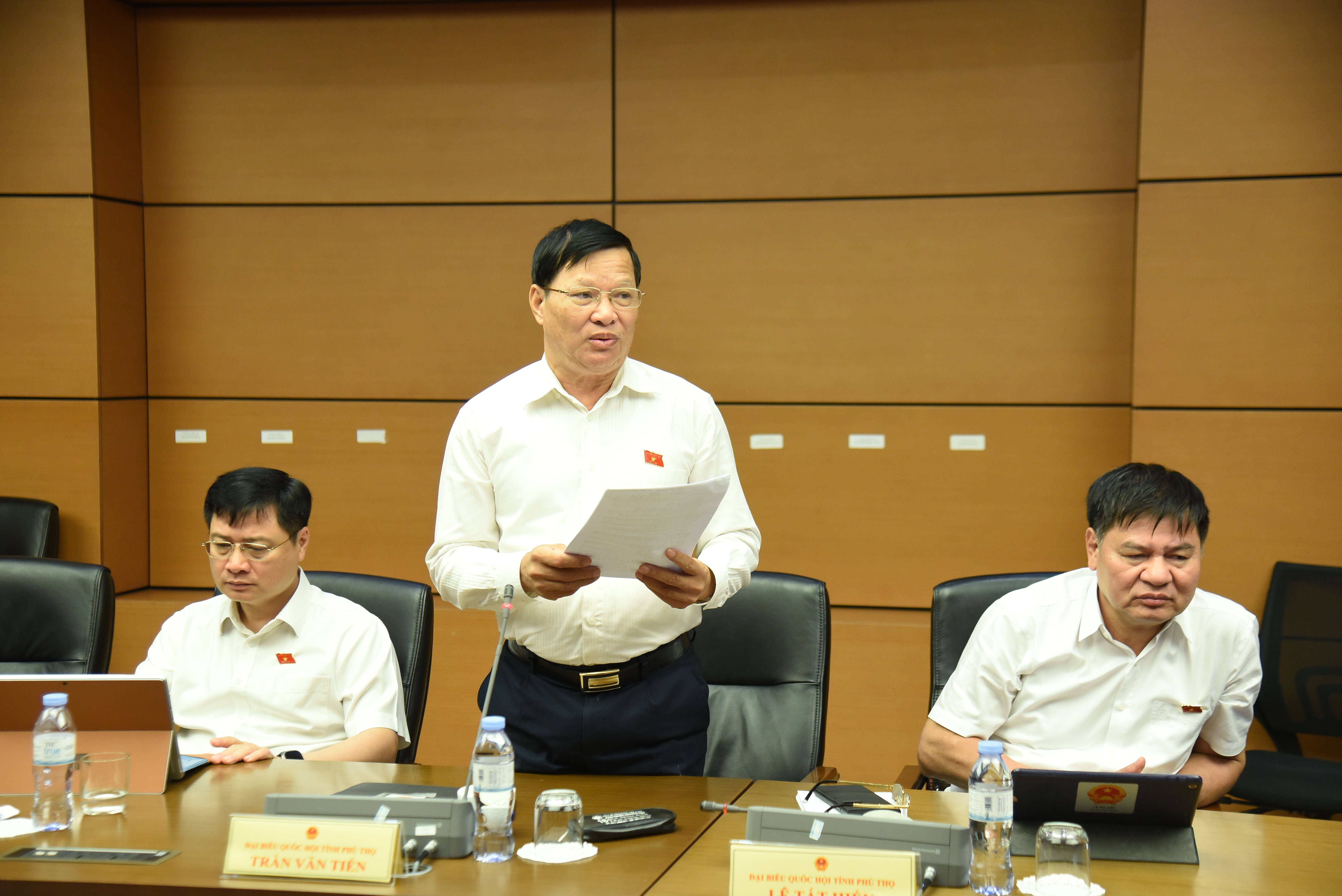 Delegatul Adunării Naționale Tran Van Tien (Phu Tho) (2)