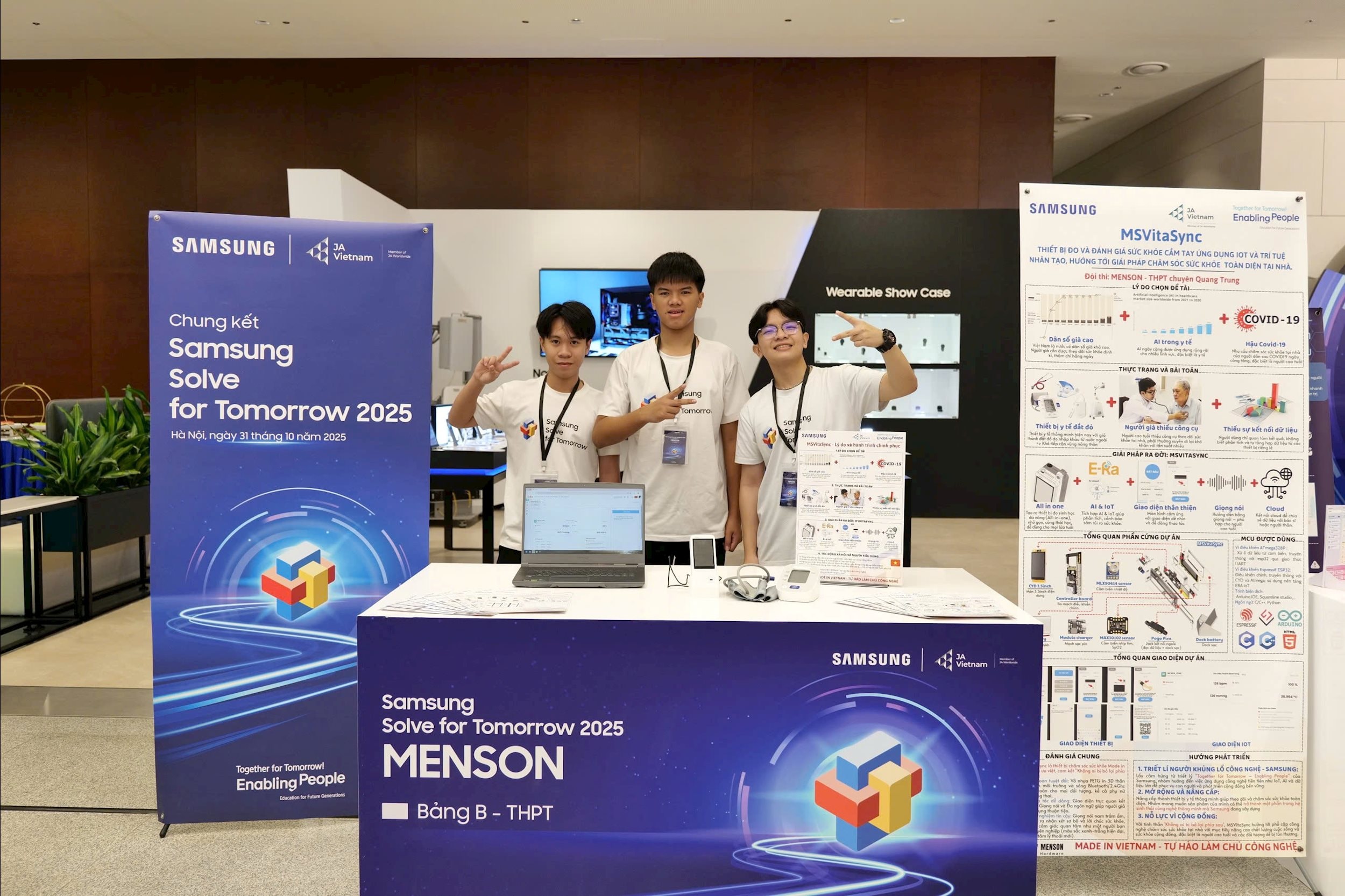 Đội thi Menson, trường THPT chuyên Quang Trung - Tỉnh Đồng Nai giành Giải Nhất Bảng B (THPT)