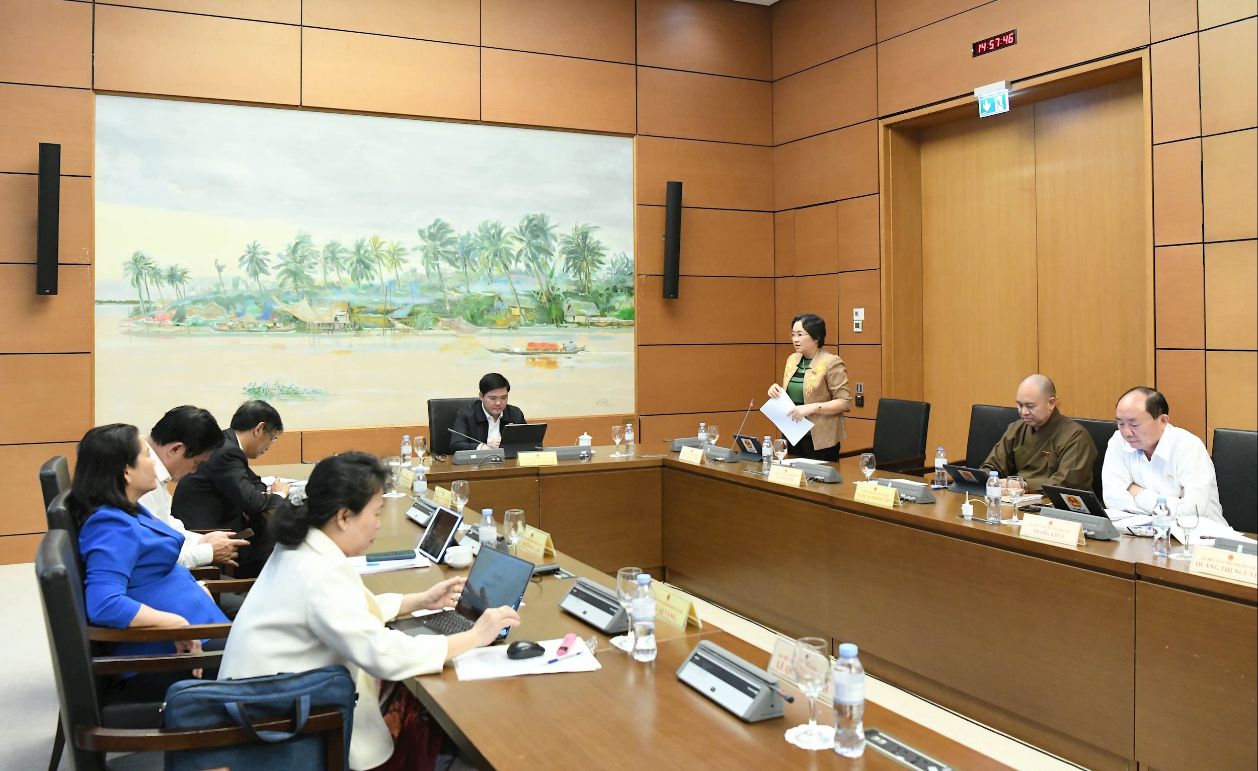 Quang cảnh họp tổ 11.