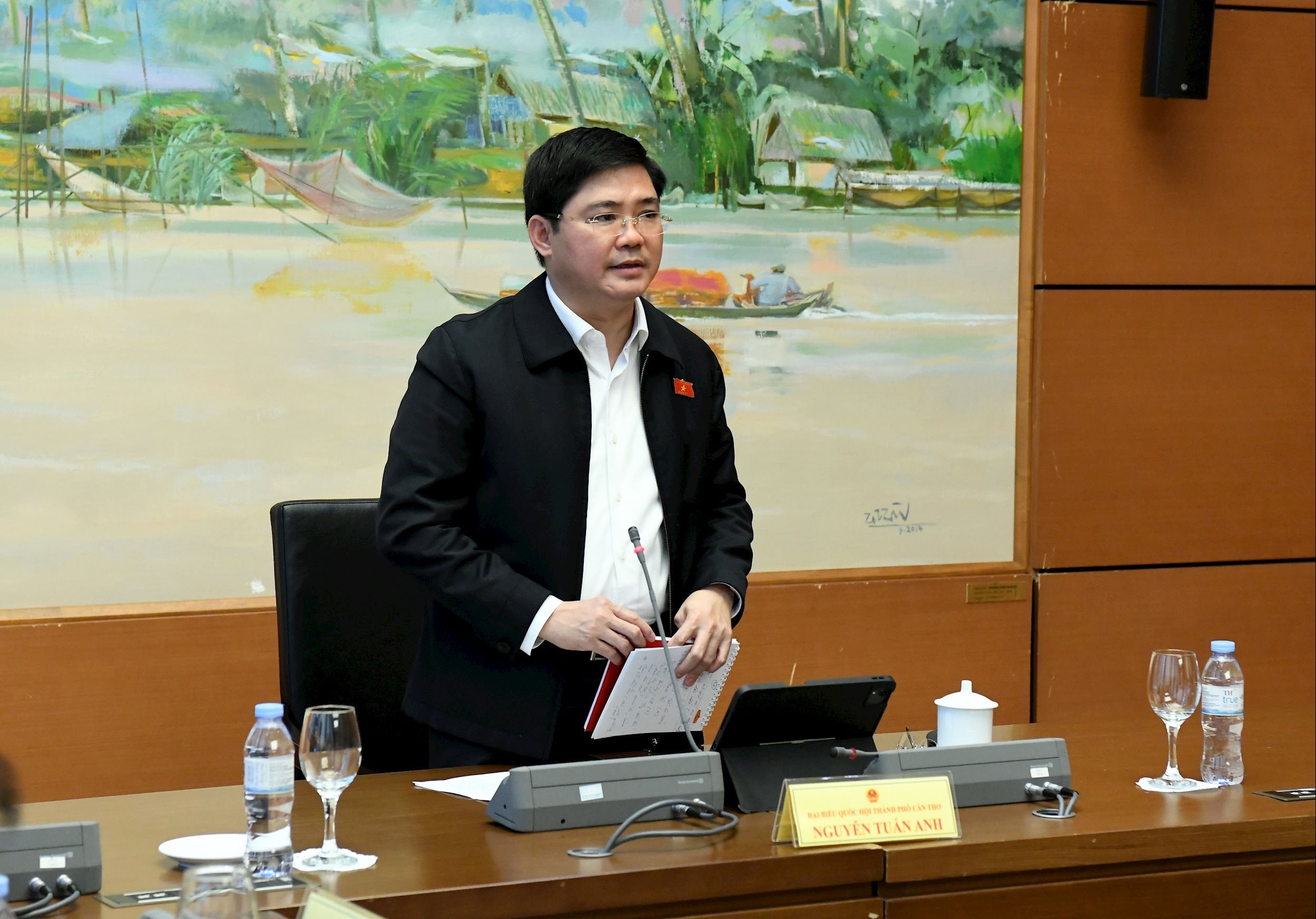 Trưởng Đoàn ĐBQH Thành phố Cần Thơ Nguyễn Tuấn Anh