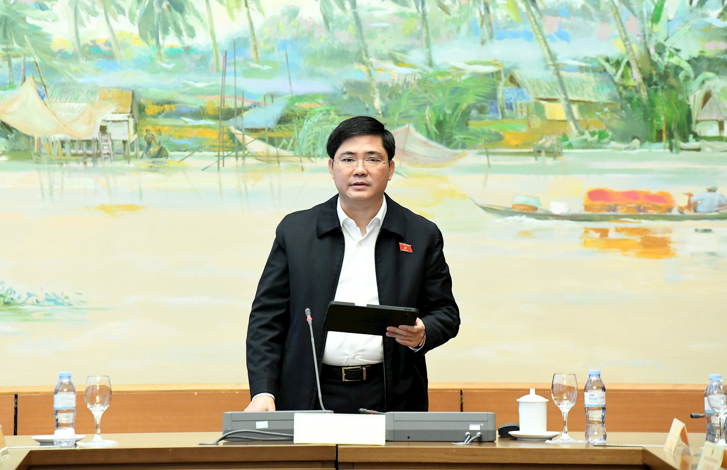 Trưởng Đoàn ĐBQH Thành phố Cần Thơ Nguyễn Tuấn Anh