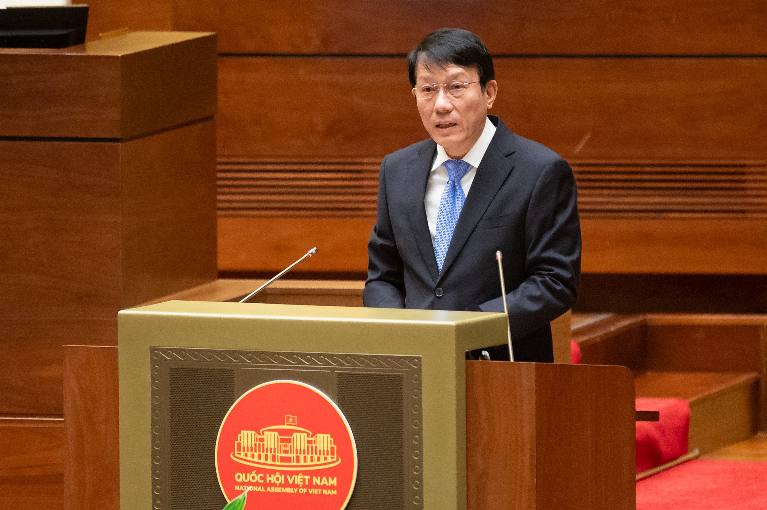 Minister of Public Security Luong Tam Quang, authorized by the Prime Minister, presented the Report on 04 projects: Law amending and supplementing a number of articles of the Law on National Defense Industry, Security and Industrial Mobilization; Law on Cyber Security; Law on Protection of State Secrets (amended); Law amending and supplementing a number of articles of 10 laws related to security and order