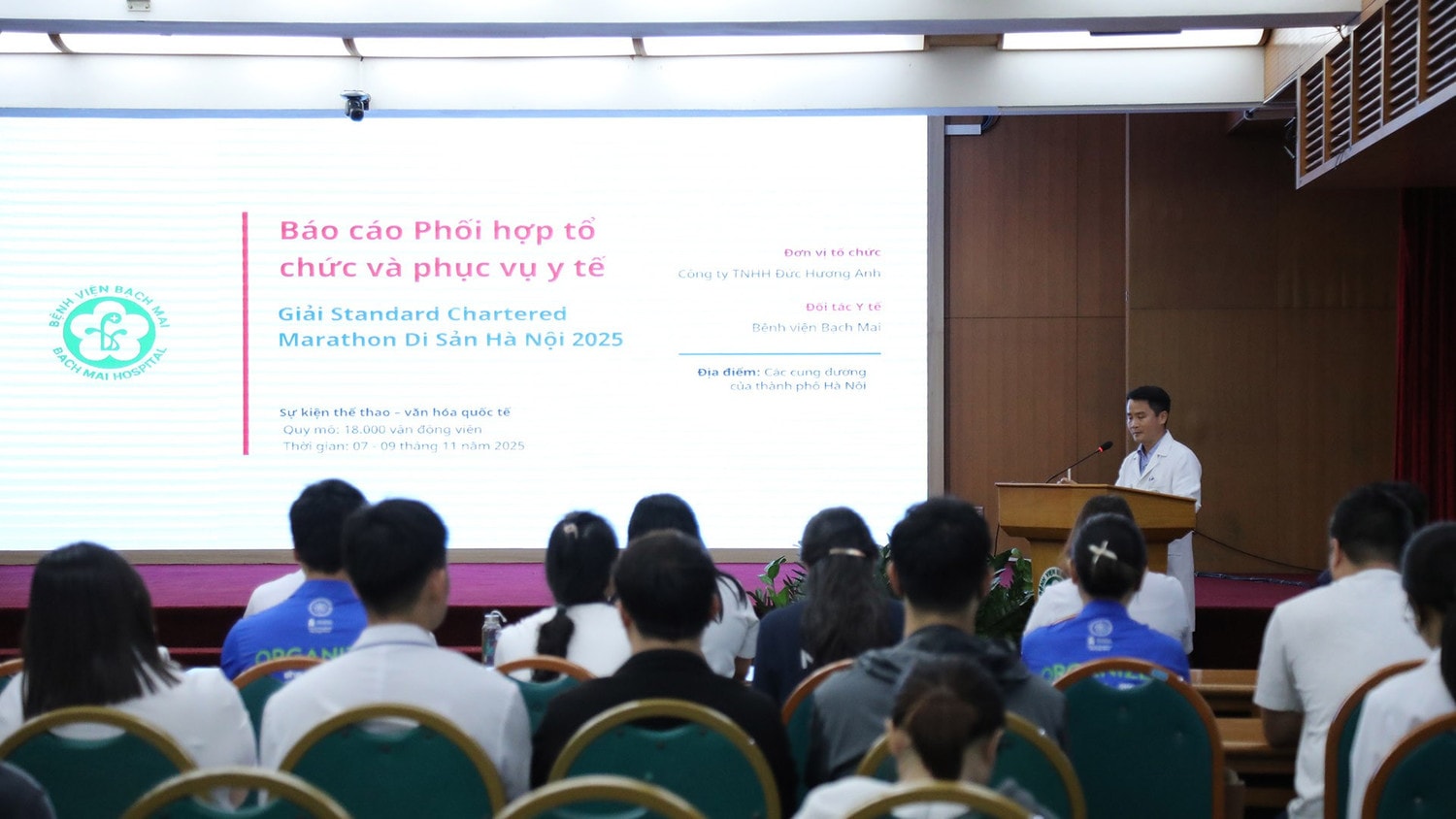 Bệnh viện Bạch Mai họp hoàn thiện công tác y tế cho giải chạy