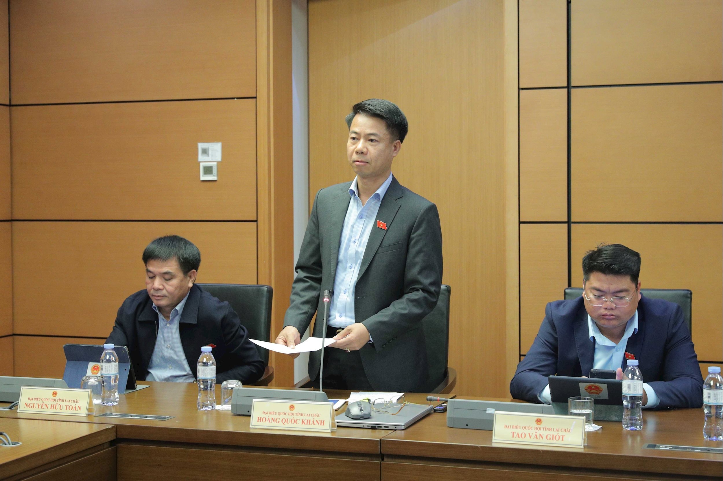 ممثل الجمعية الوطنية هوانغ كوك خانه (لاي تشاو)