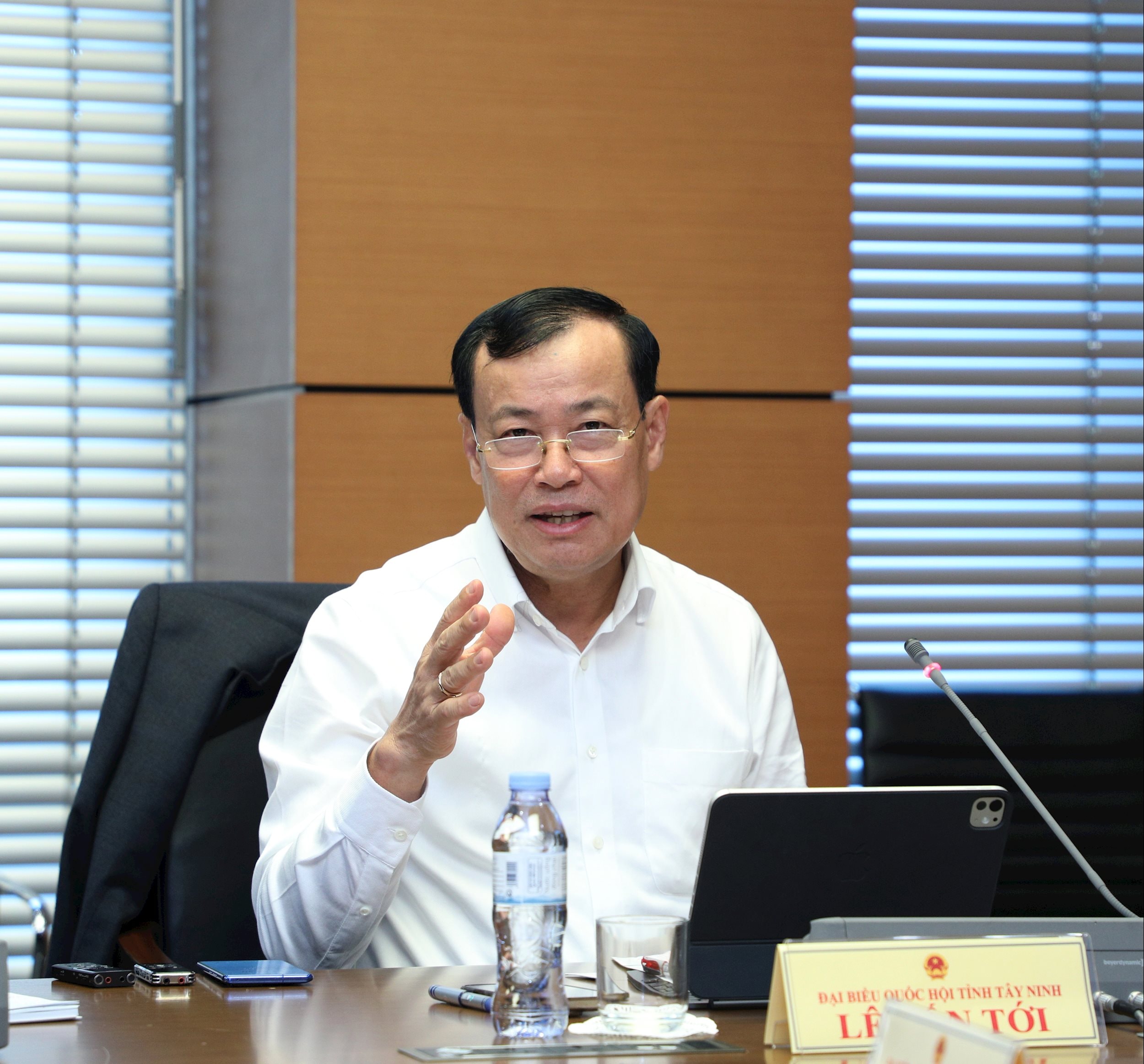 ĐBQH Lê Tấn Tới (Tây Ninh) thảo luận tại tổ