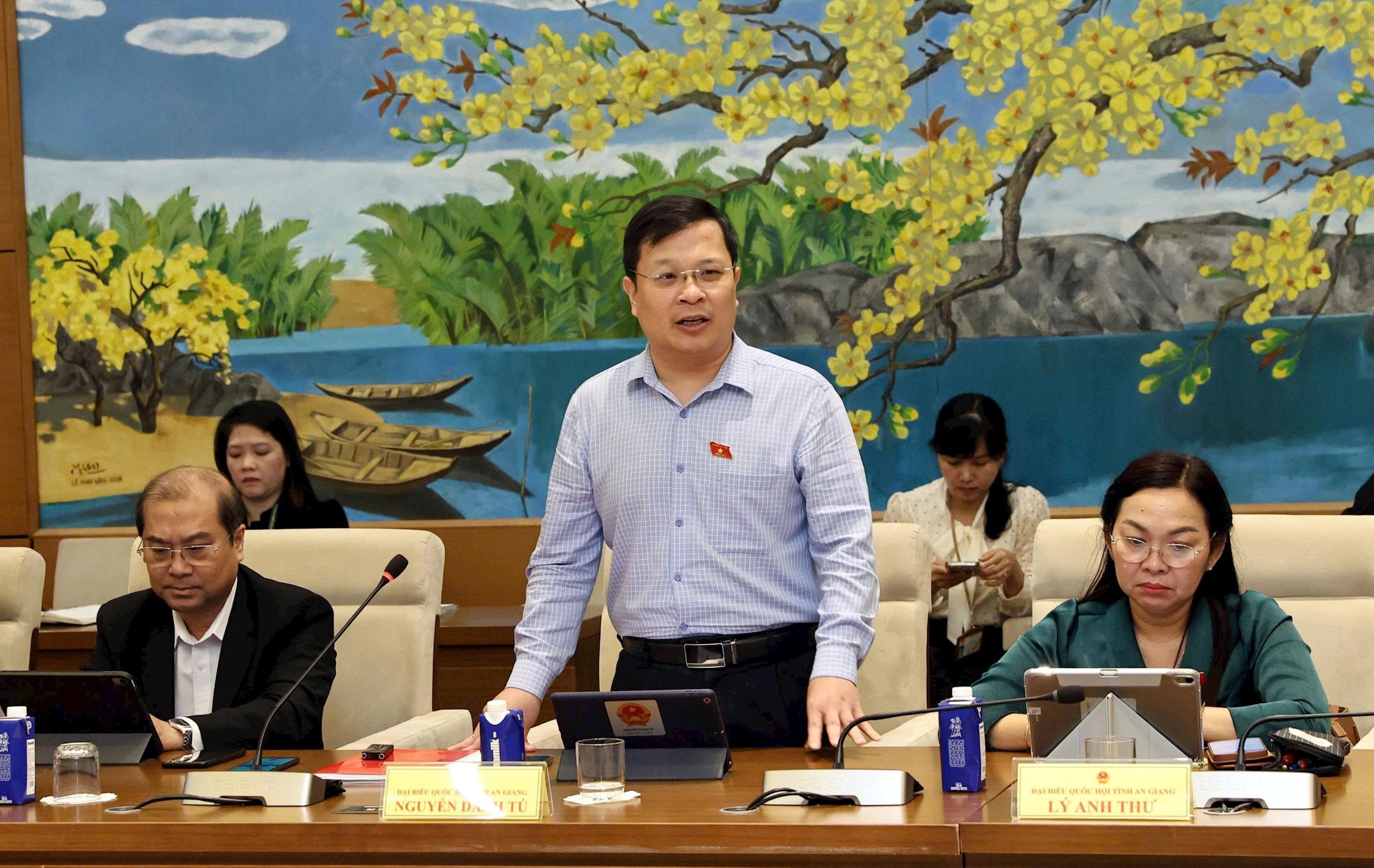 نائب الجمعية الوطنية نجوين دانه تو (آن جيانج)