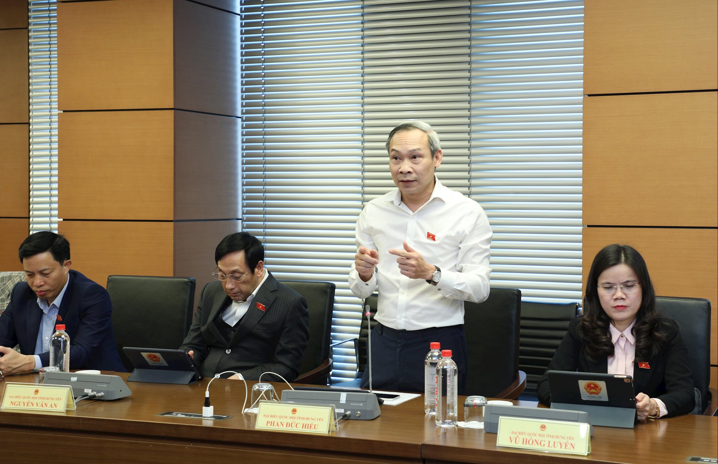 ĐBQH Phan Đức Hiếu (Hưng Yên) thảo luận tại tổ