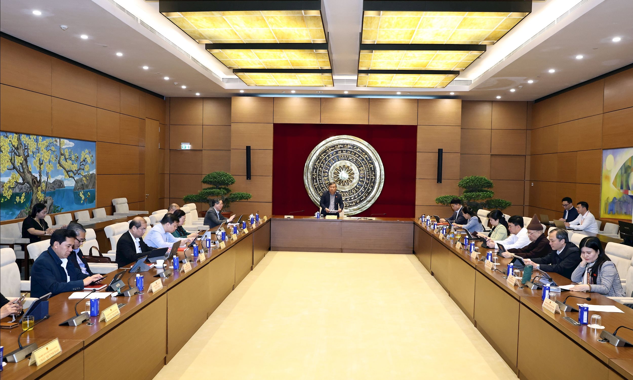 مشهد اجتماع المجموعة 14