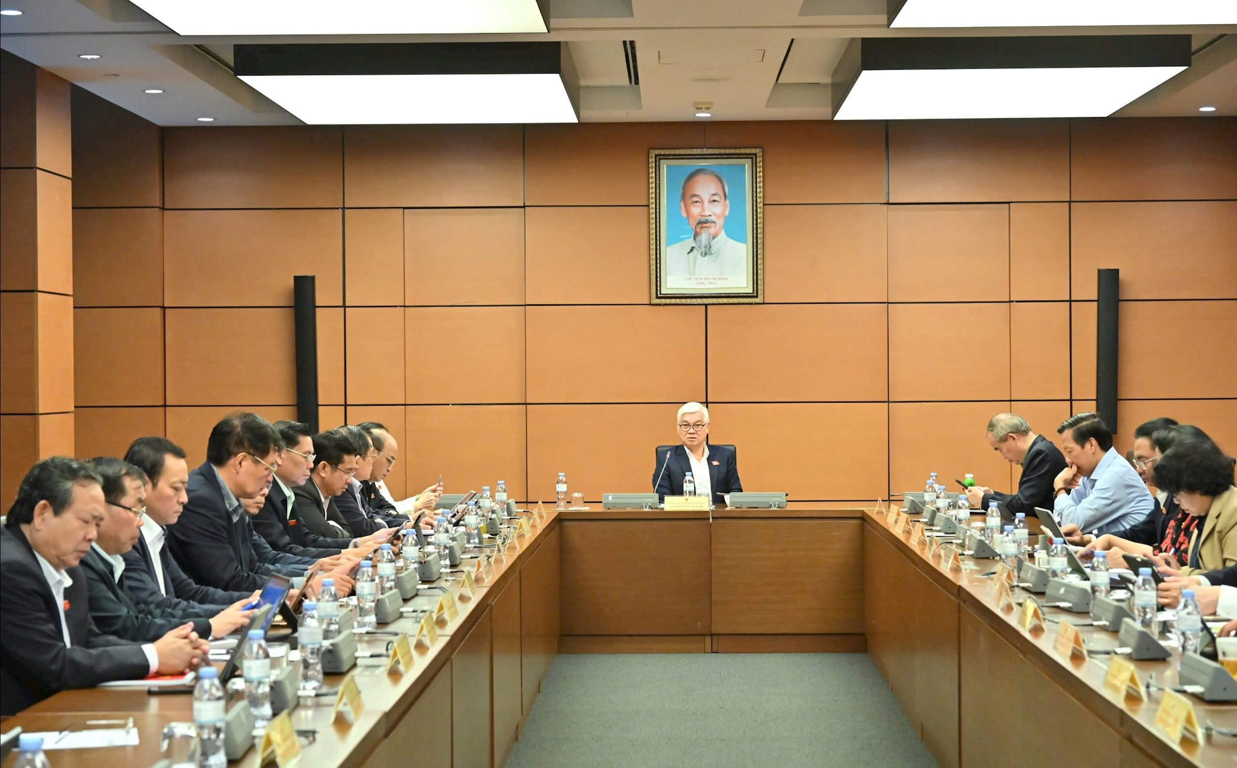 Cena de discussão do Grupo 2