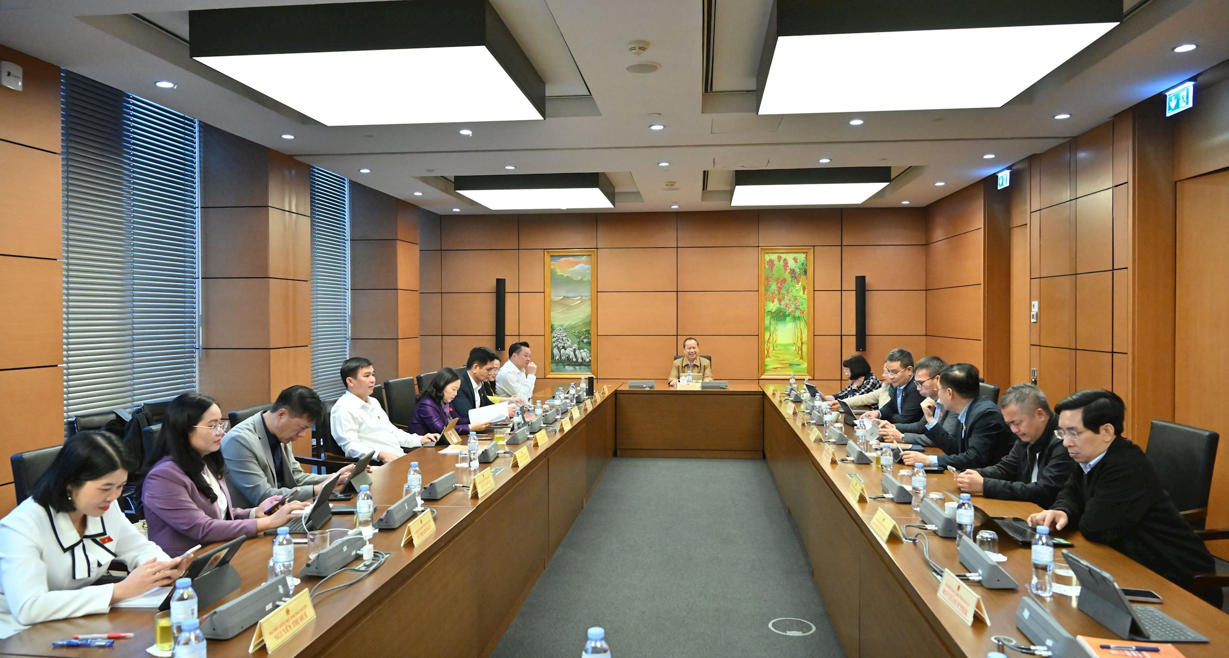 Toàn cảnh họp tổ 5