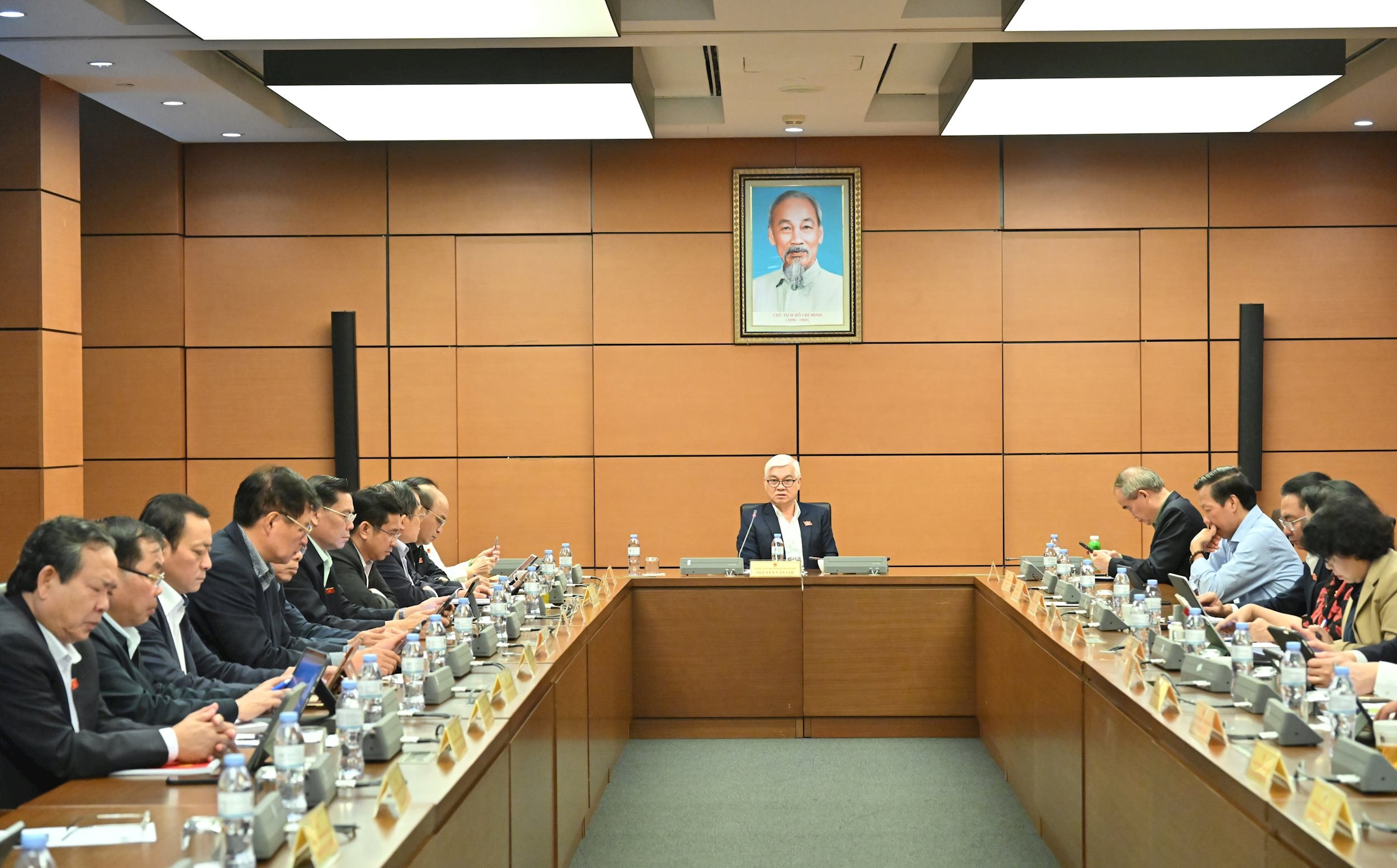 Toàn cảnh phiên thảo luận tổ 5