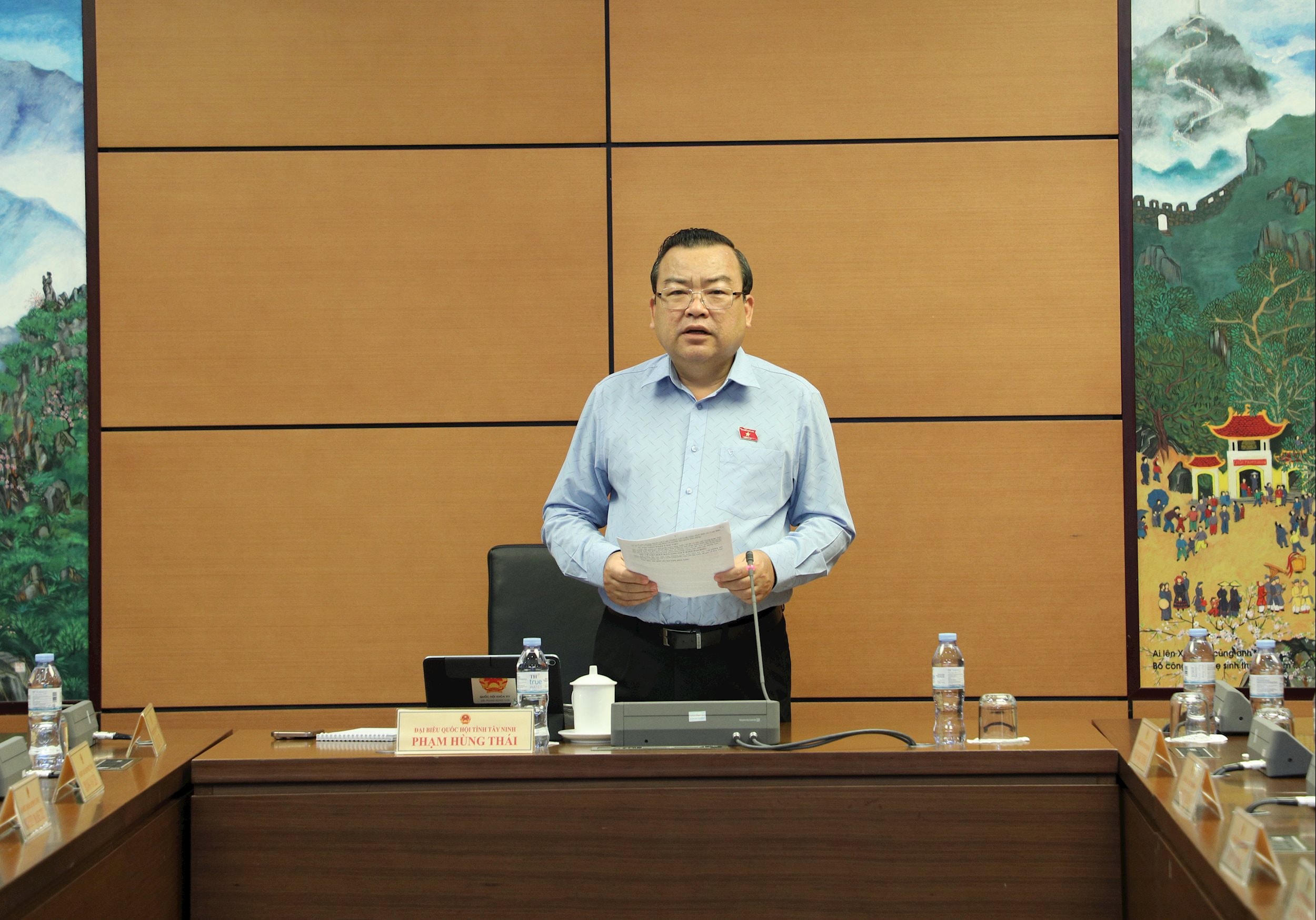 Trưởng Đoàn ĐBQH tỉnh Tây Ninh Phạm Hùng Thái chủ trì buổi thảo luận