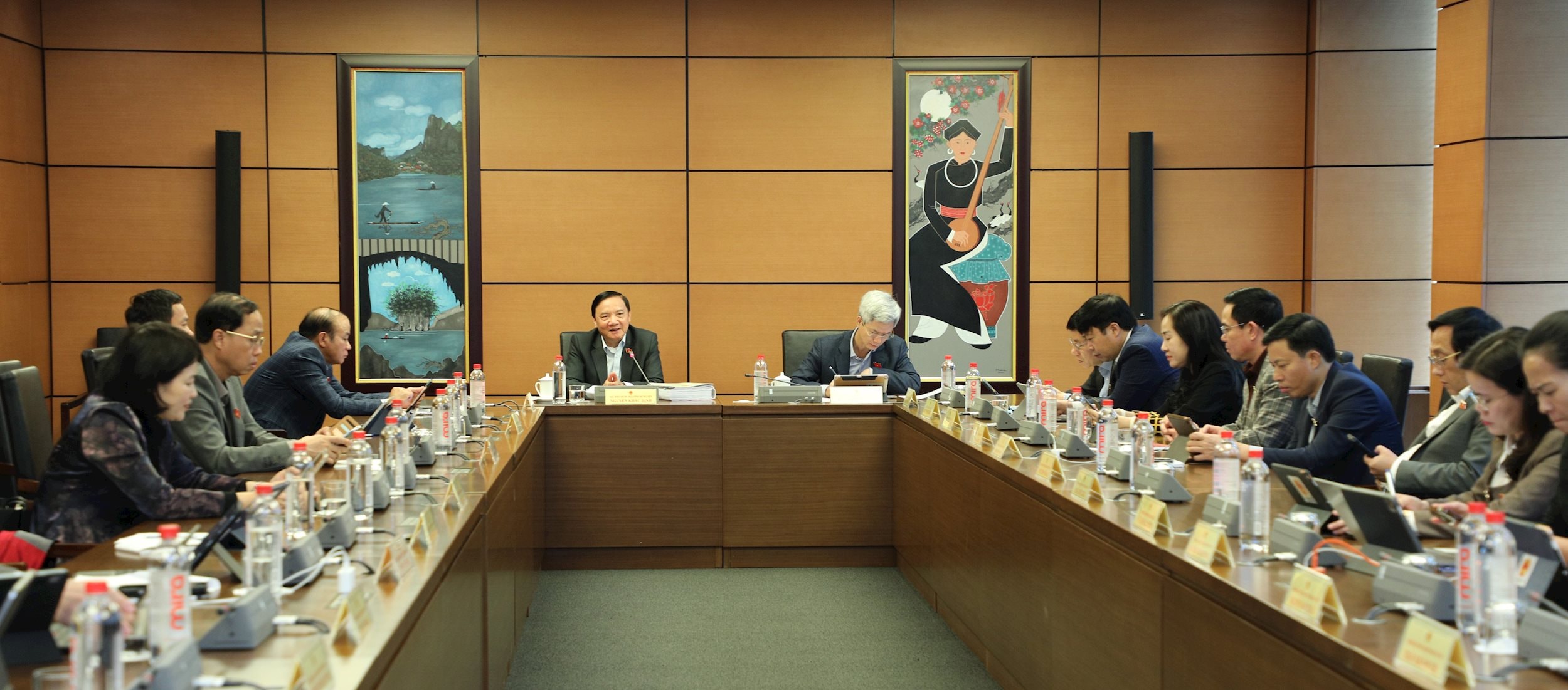 Prezentare generală a grupului 9, inclusiv provinciile Hung Yen - Hai Phong, care discută