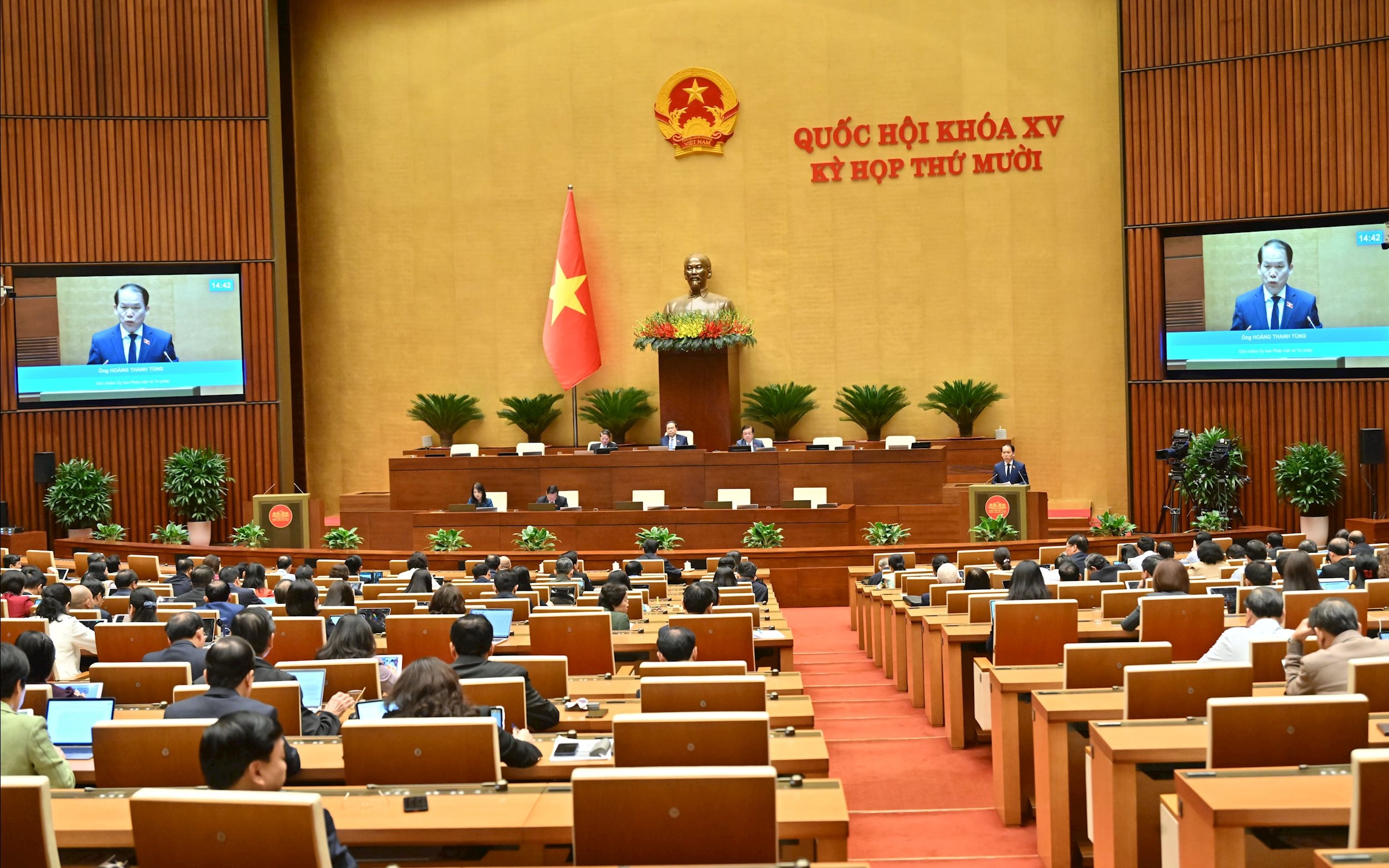 Chủ nhiệm Ủy ban Pháp luật và Tư pháp Hoàng Thanh TùngVQK_5644