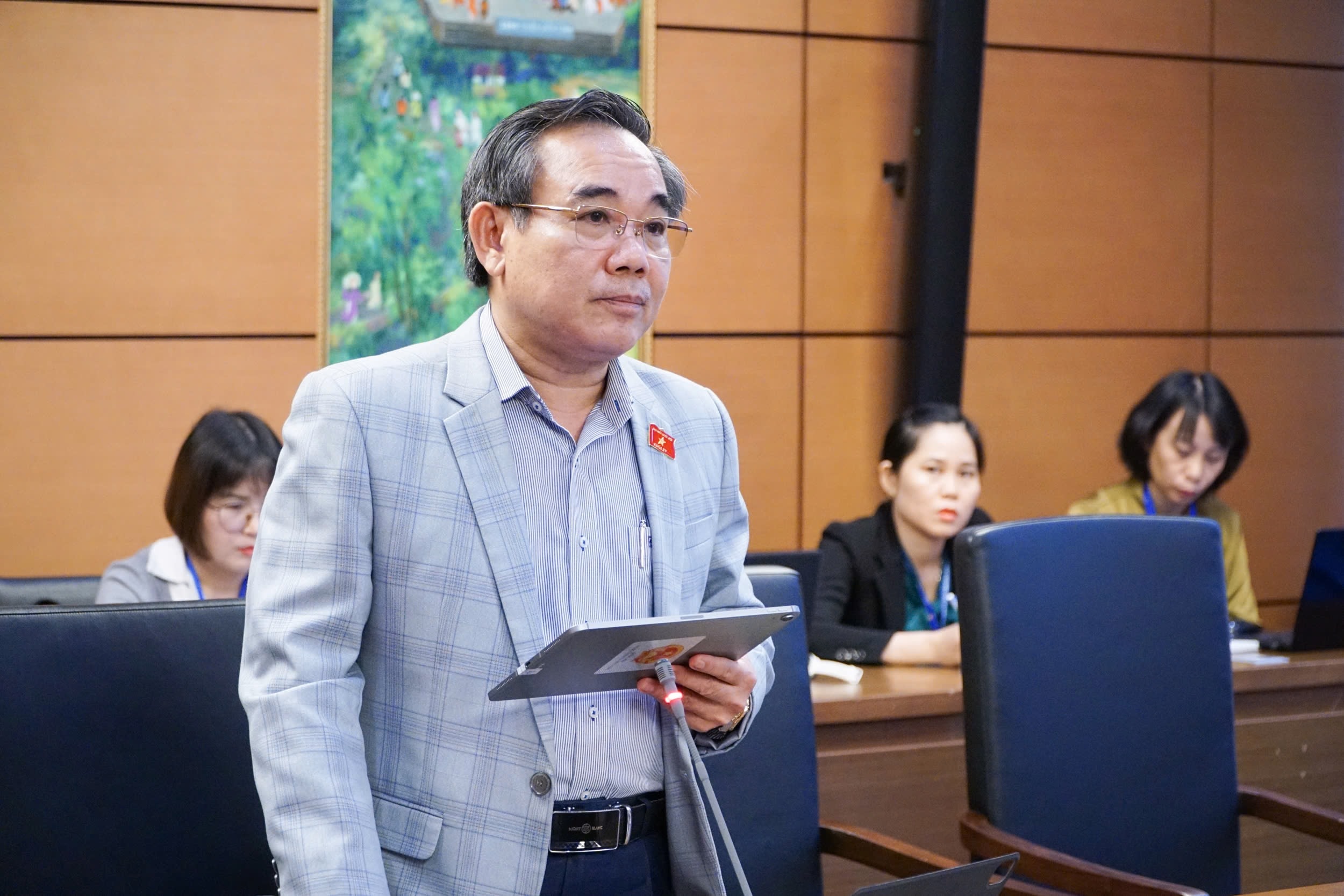 Representante de la Asamblea Nacional Le Huu Tri (Khanh Hoa)