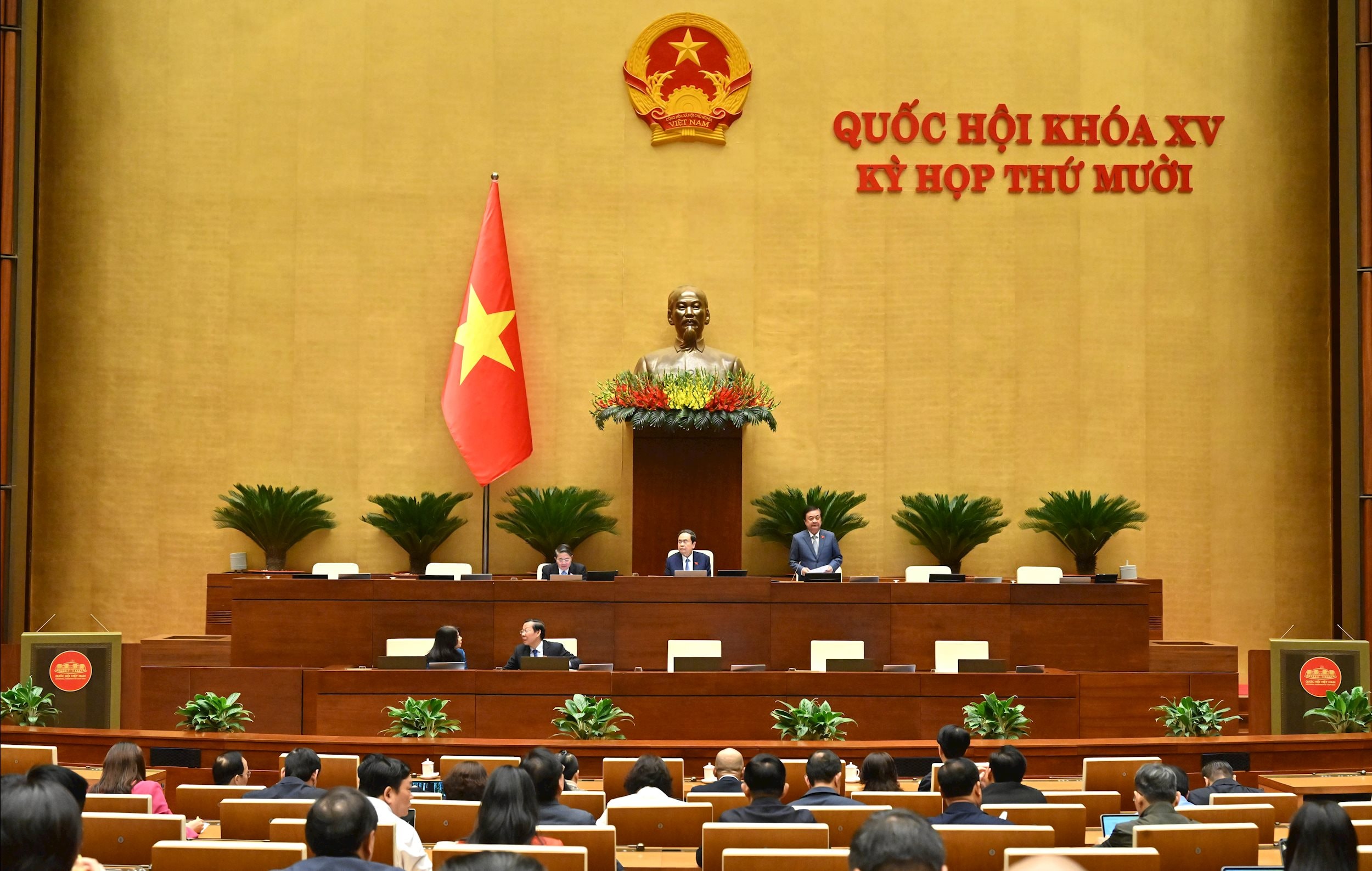 Phó Chủ tịch Quốc hội Lê Minh Hoan điều hành phiên họpVQK_5460