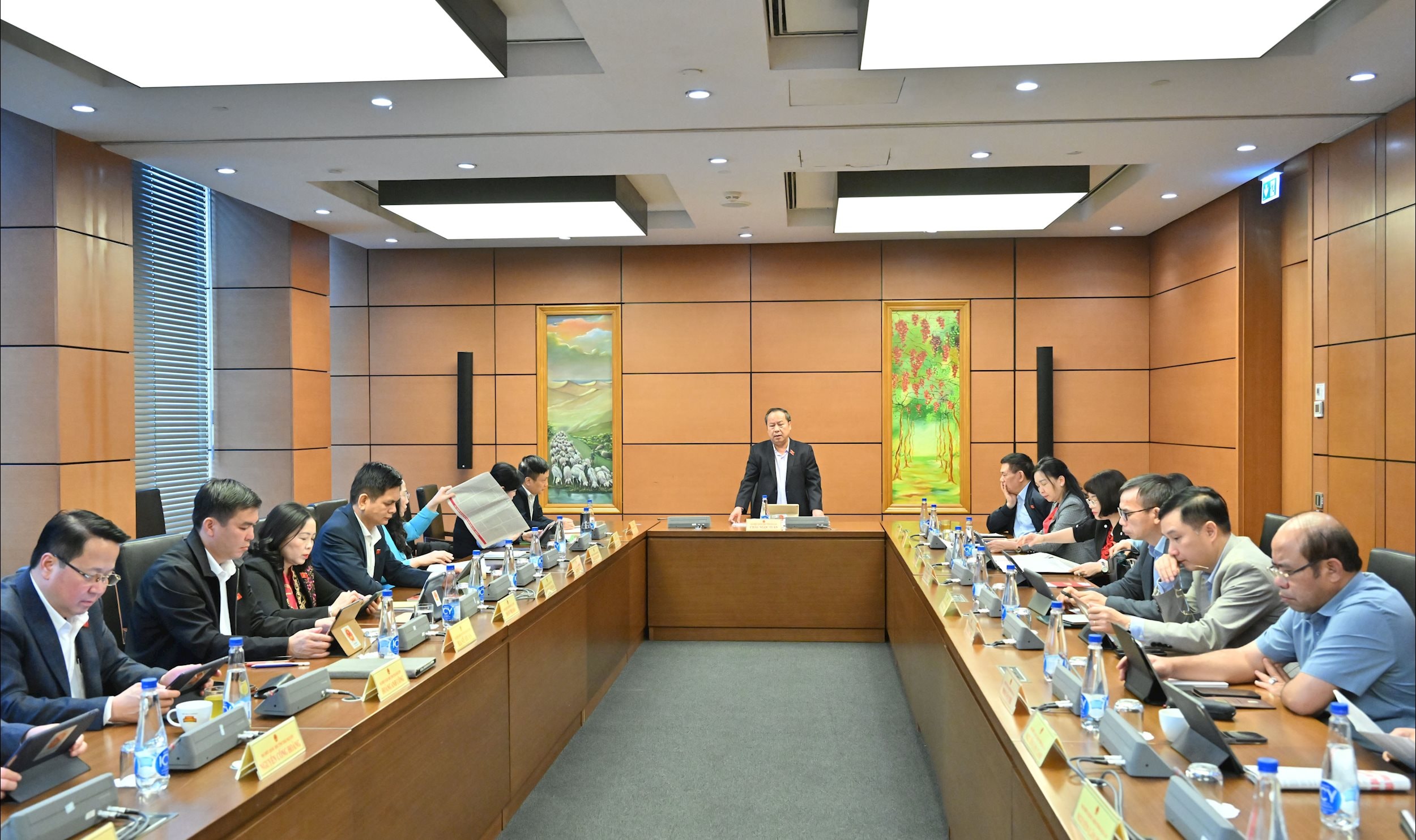 Toàn cảnh phiên họp tổ 5