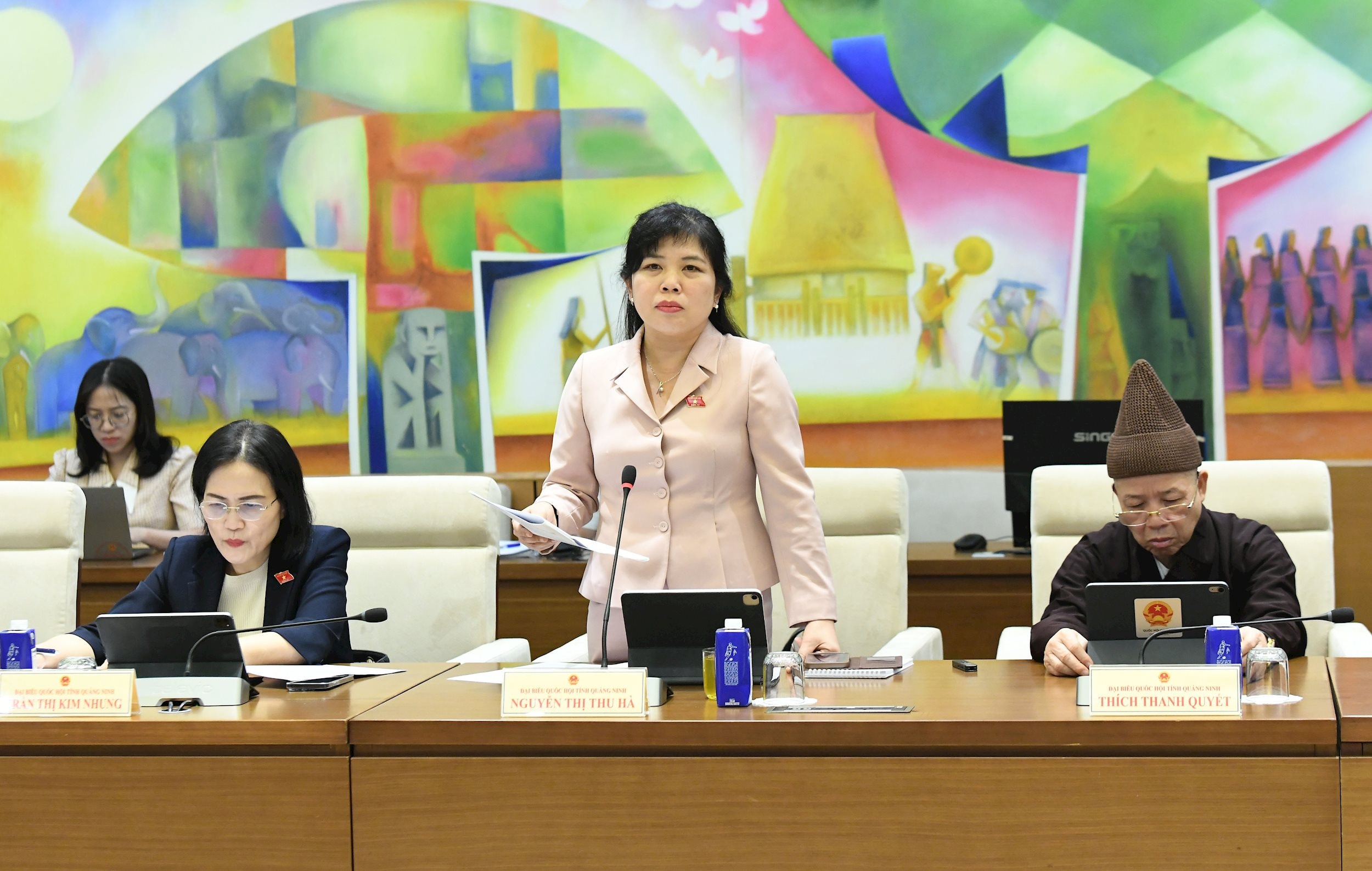 ĐB Nguyễn Thị Thu Hà, Đoàn ĐBQH An Giang.1