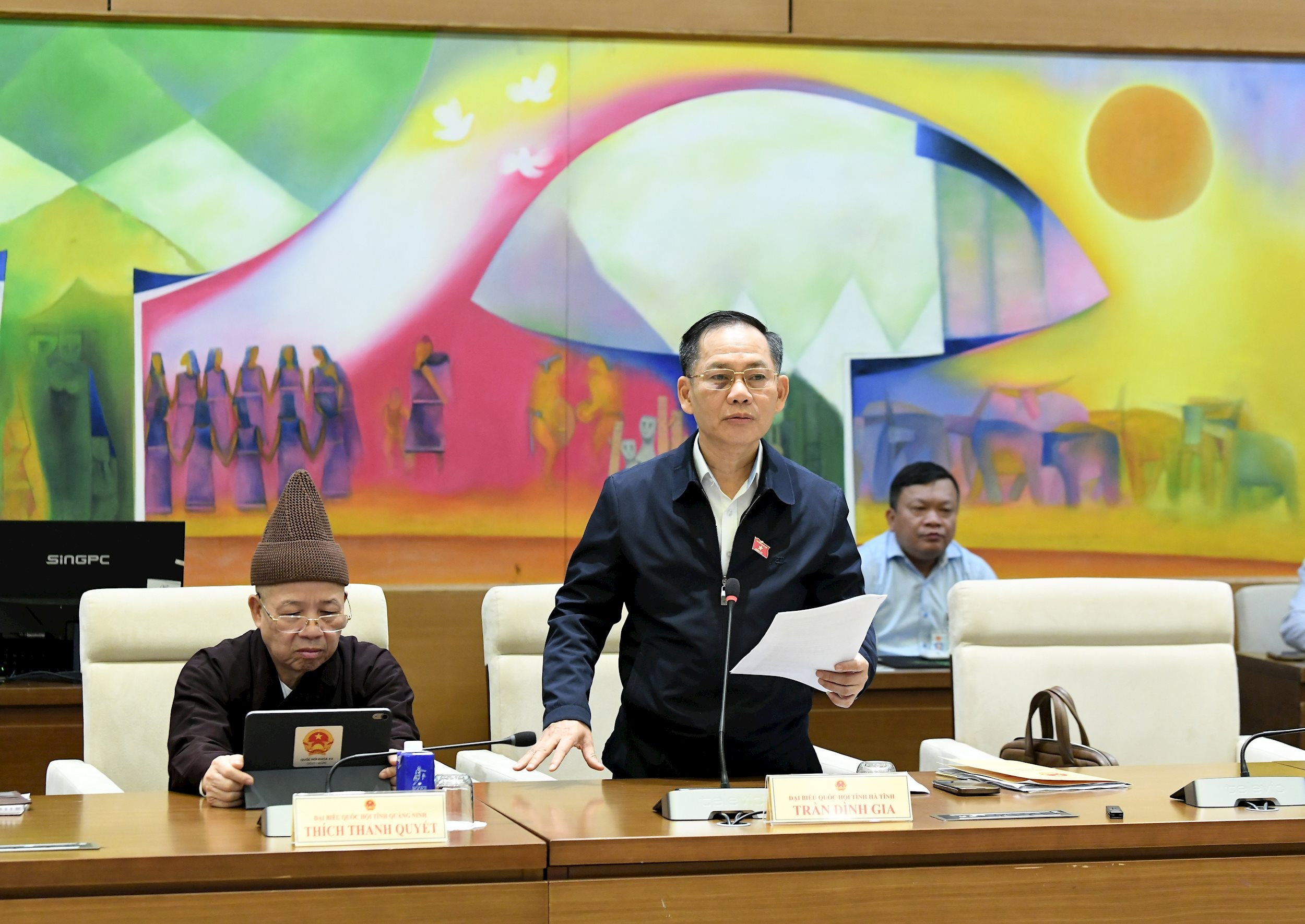 ĐB Trần Đình Gia, Đoàn ĐBQH Hà Tĩnh.2