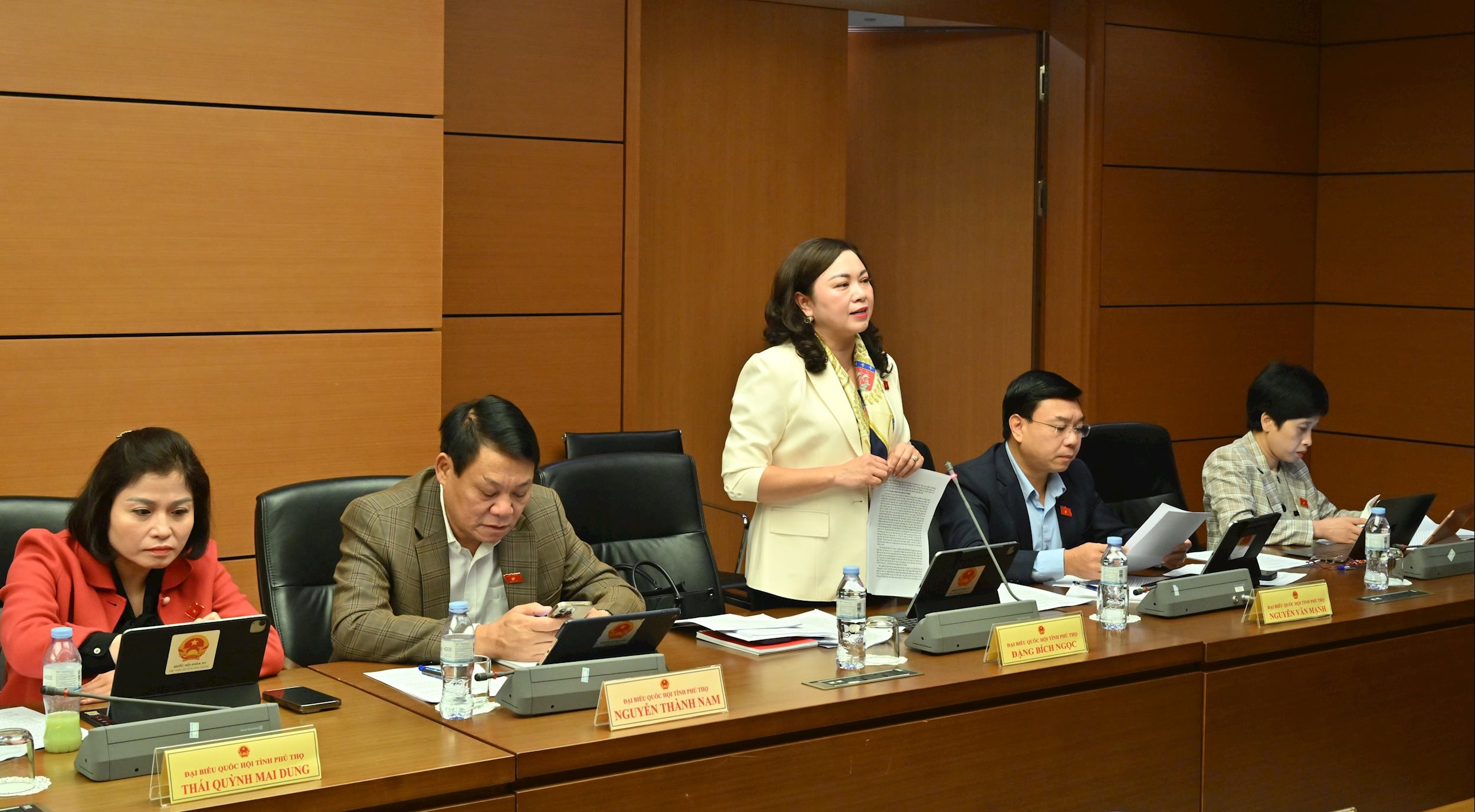 ĐBQH Đặng Bích Ngọc (Phú Thọ)VQK_6235