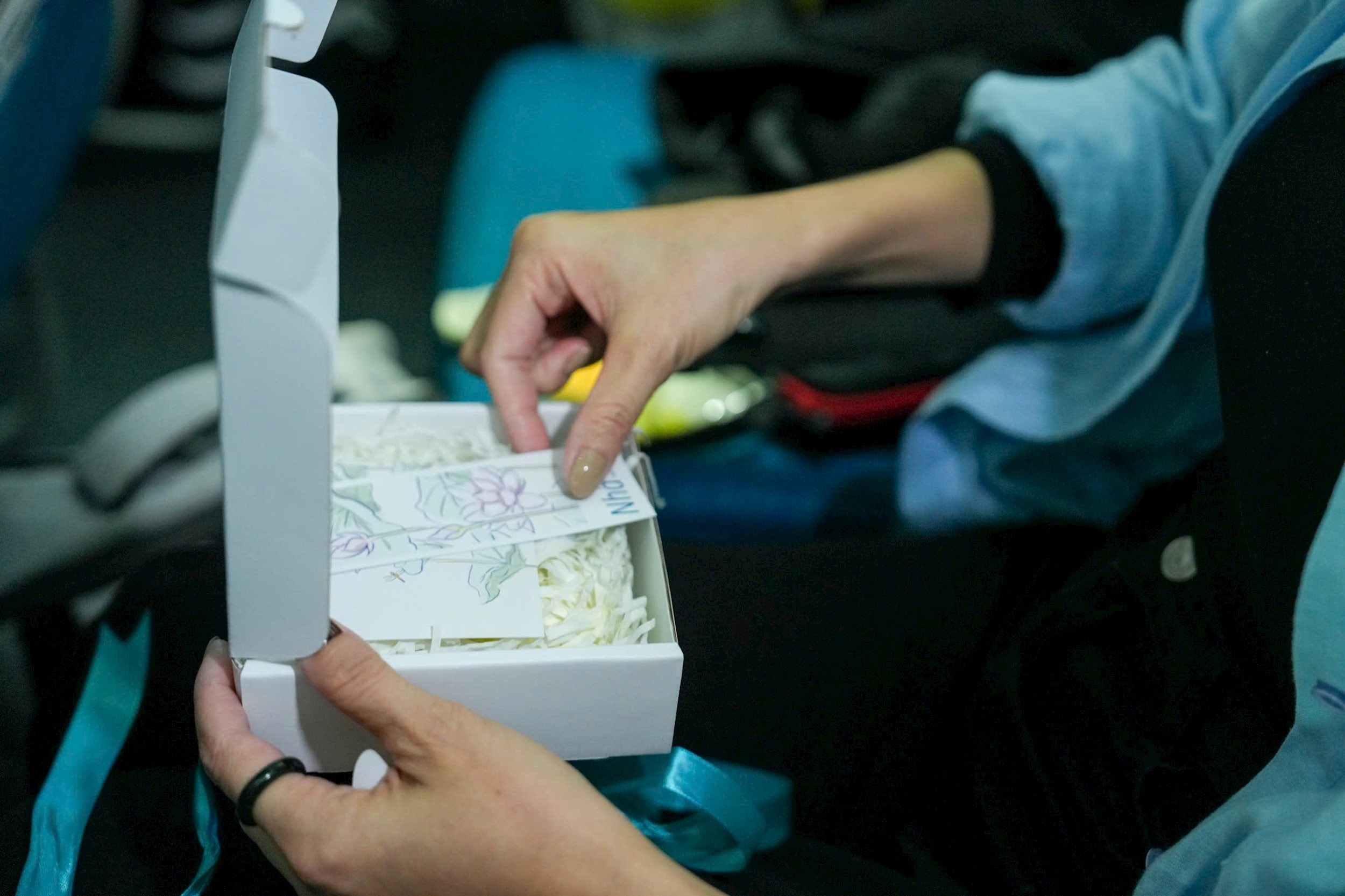 9. Nhã mang thông điệp “Một mùi hương thanh nhã đồng hành cùng hành khách trên các chuyến bay của Vietnam Airlines_