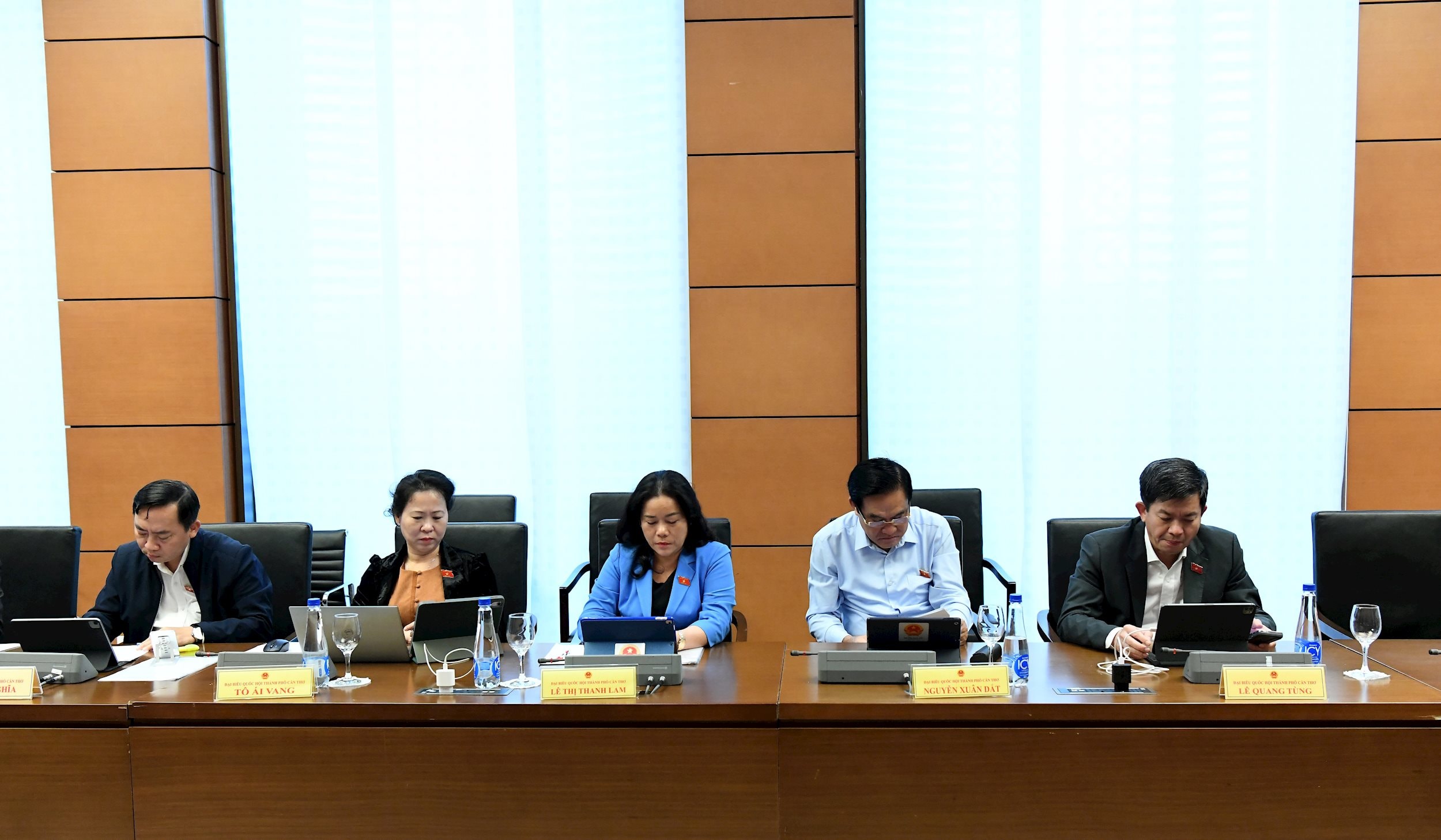 Các đại biểu dự thảo luận tổ 11.3