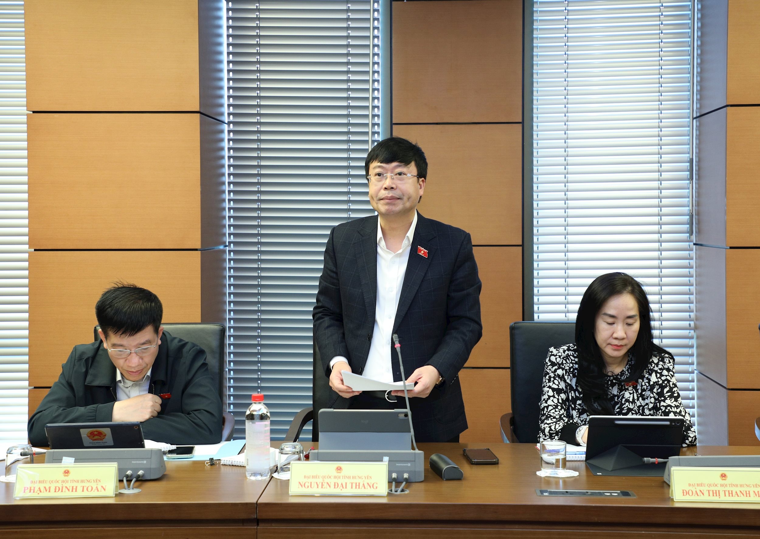 ĐBQH Nguyễn Đại Thắng (Hưng Yên) thảo luận tại tổ