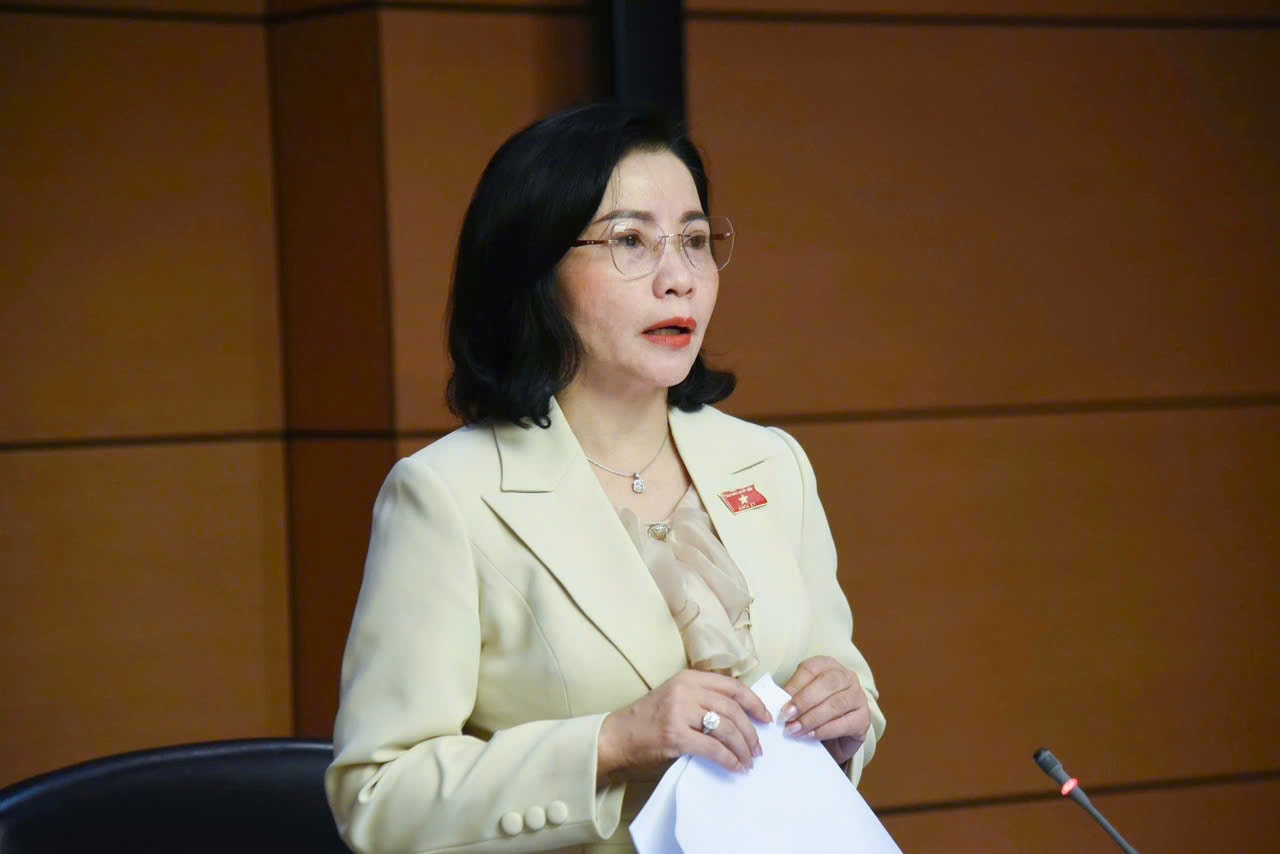 ĐBQH Nguyễn Thị Thu Nguyệt ( Đắk Lắk ) (2)