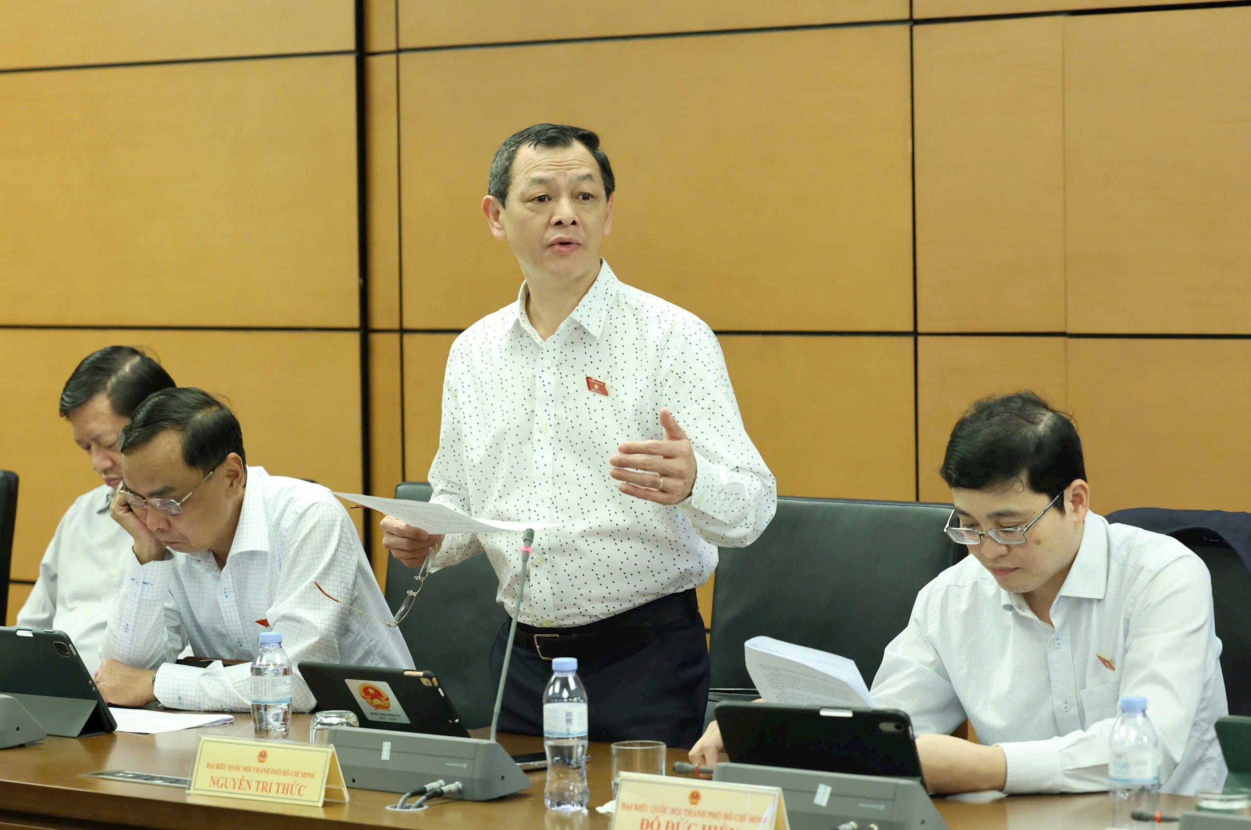 ĐBQH Nguyễn Tri Thức (TP Hồ Chí Minh)