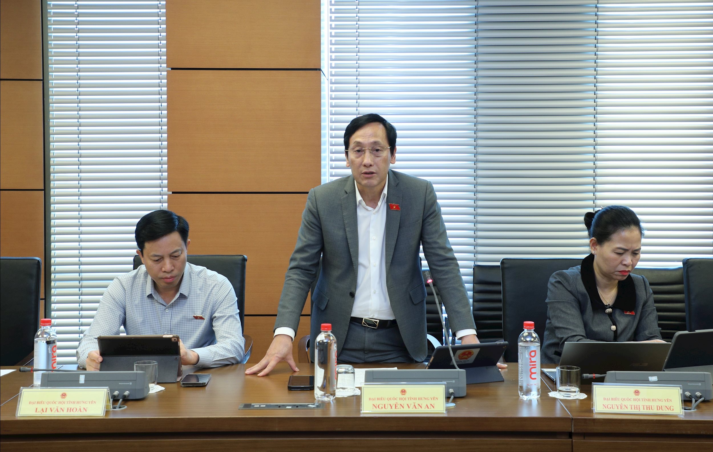 ĐBQH Nguyễn Văn An (Hưng Yên) thảo luận tại tổ