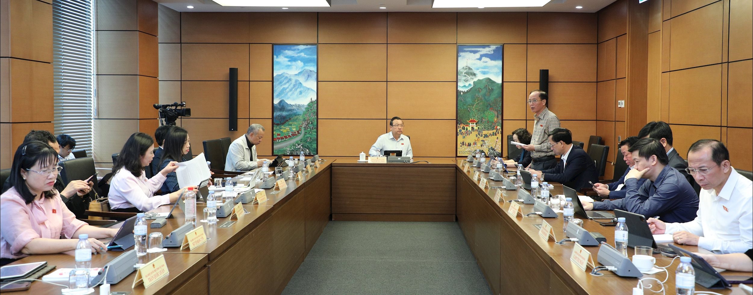 Toàn cảnh tổ 3 gồm các tỉnh (Thanh Hóa - Tây Ninh) thảo luận tại tổ