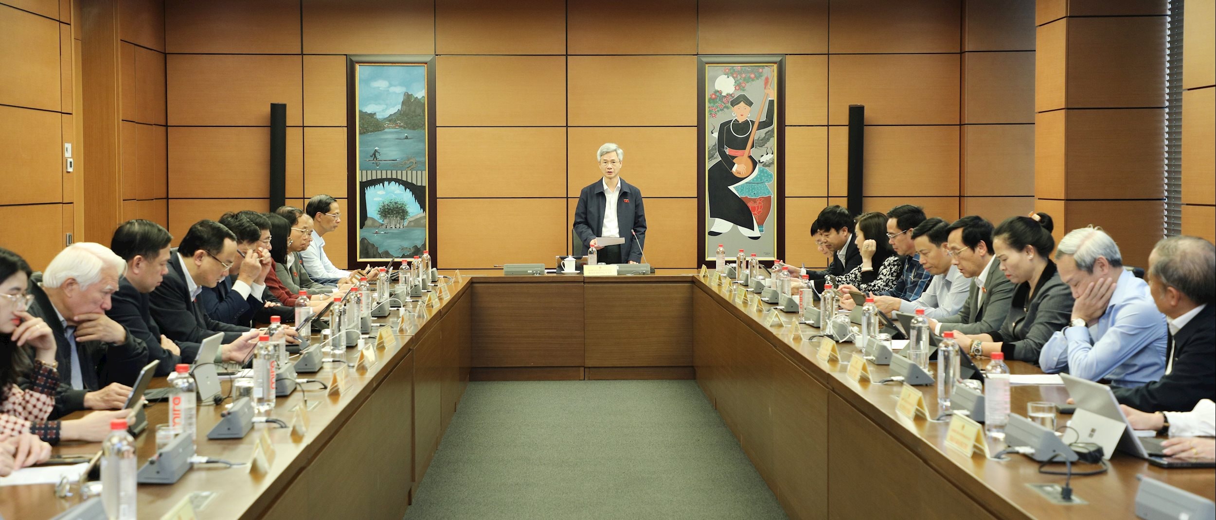 Toàn cảnh tổ 9 gồm các Đoàn ĐBQH TP. Hải Phòng và tỉnh Hưng Yên