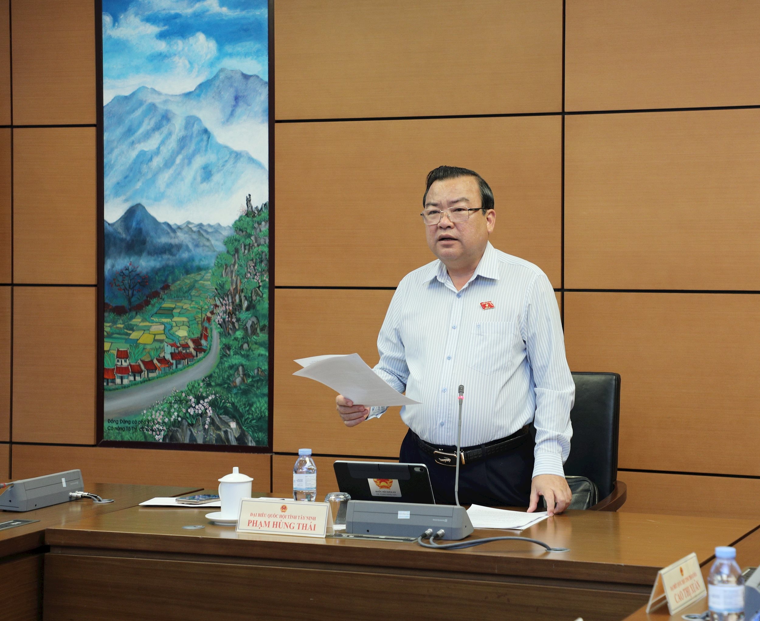 Trưởng Đoàn ĐBQH tỉnh Tây Ninh Phạm Hùng Thái chủ trì buổi thảo luận