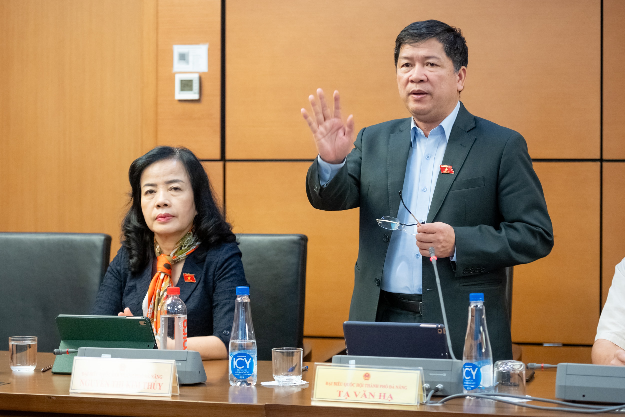 Delegát Národního shromáždění Ta Van Ha (město Da Nang)