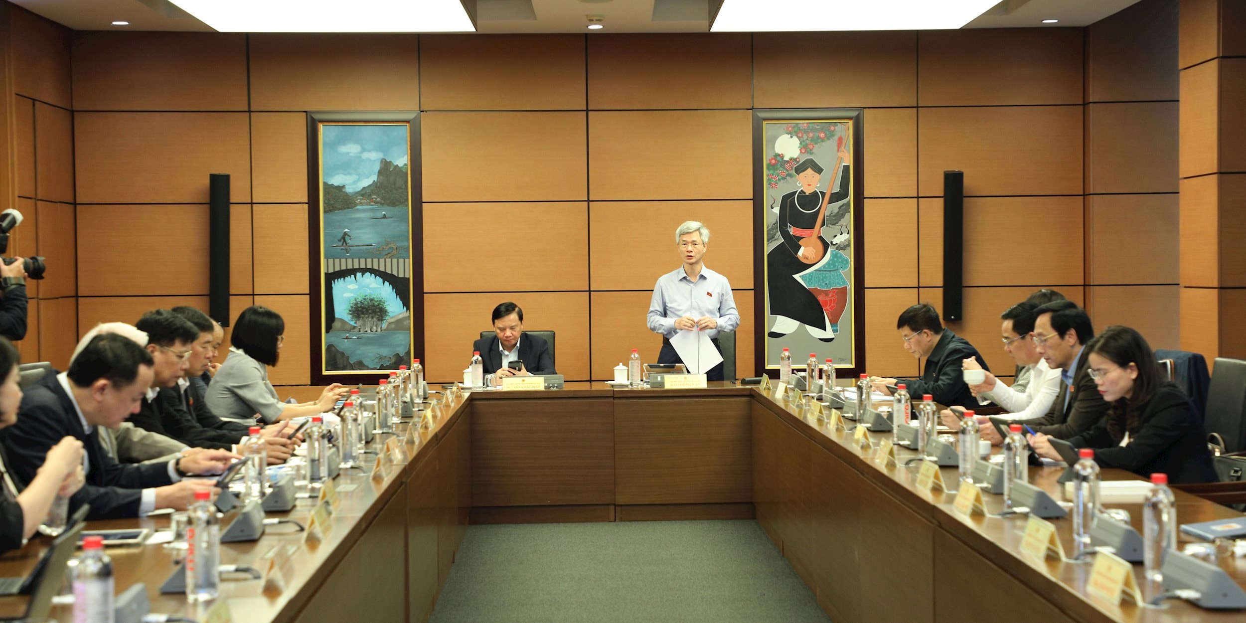 Обзор группы 9, включая провинции (город Хайфон и Хынгйен), обсуждаемые в группе