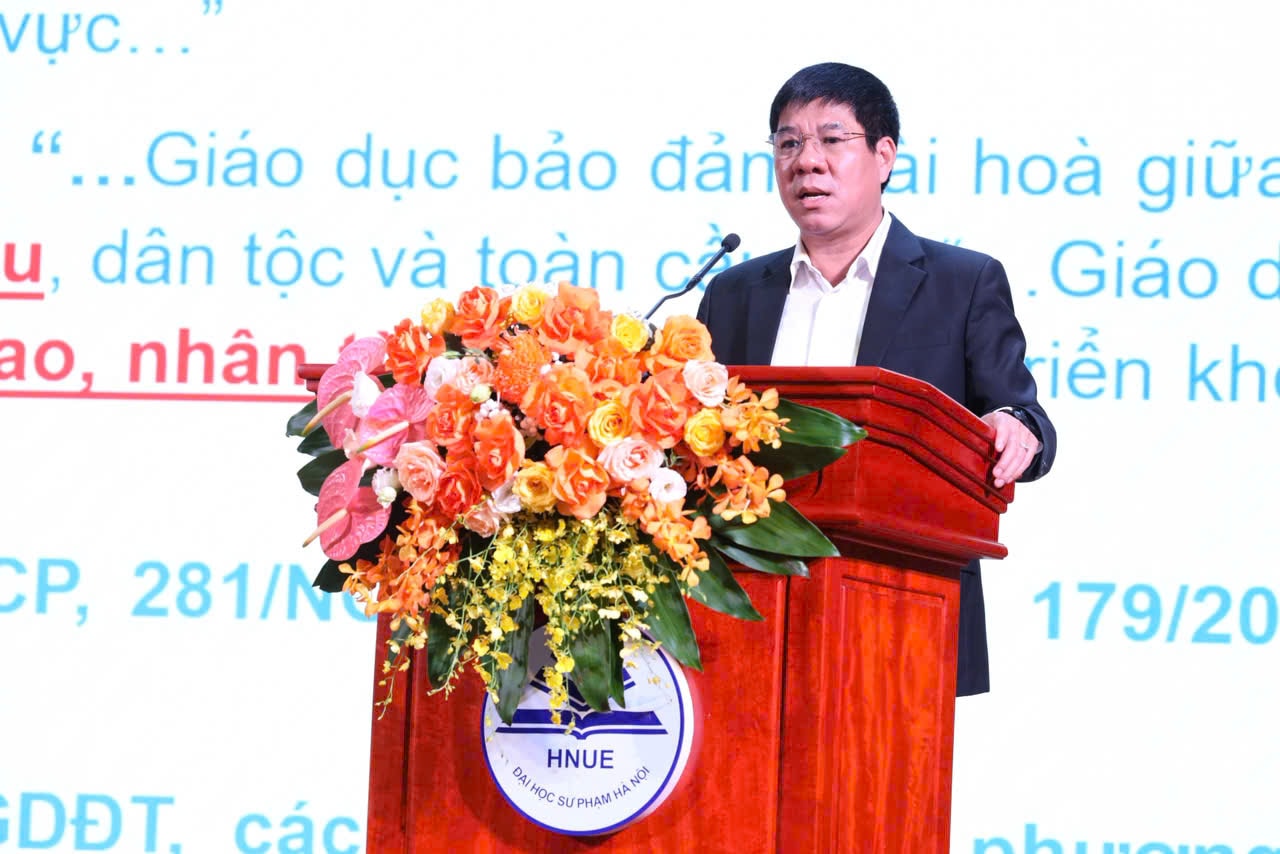 Cục trưởng Cục Quản lí chất lượng Huỳnh Văn Chương báo cáo tại hội nghị