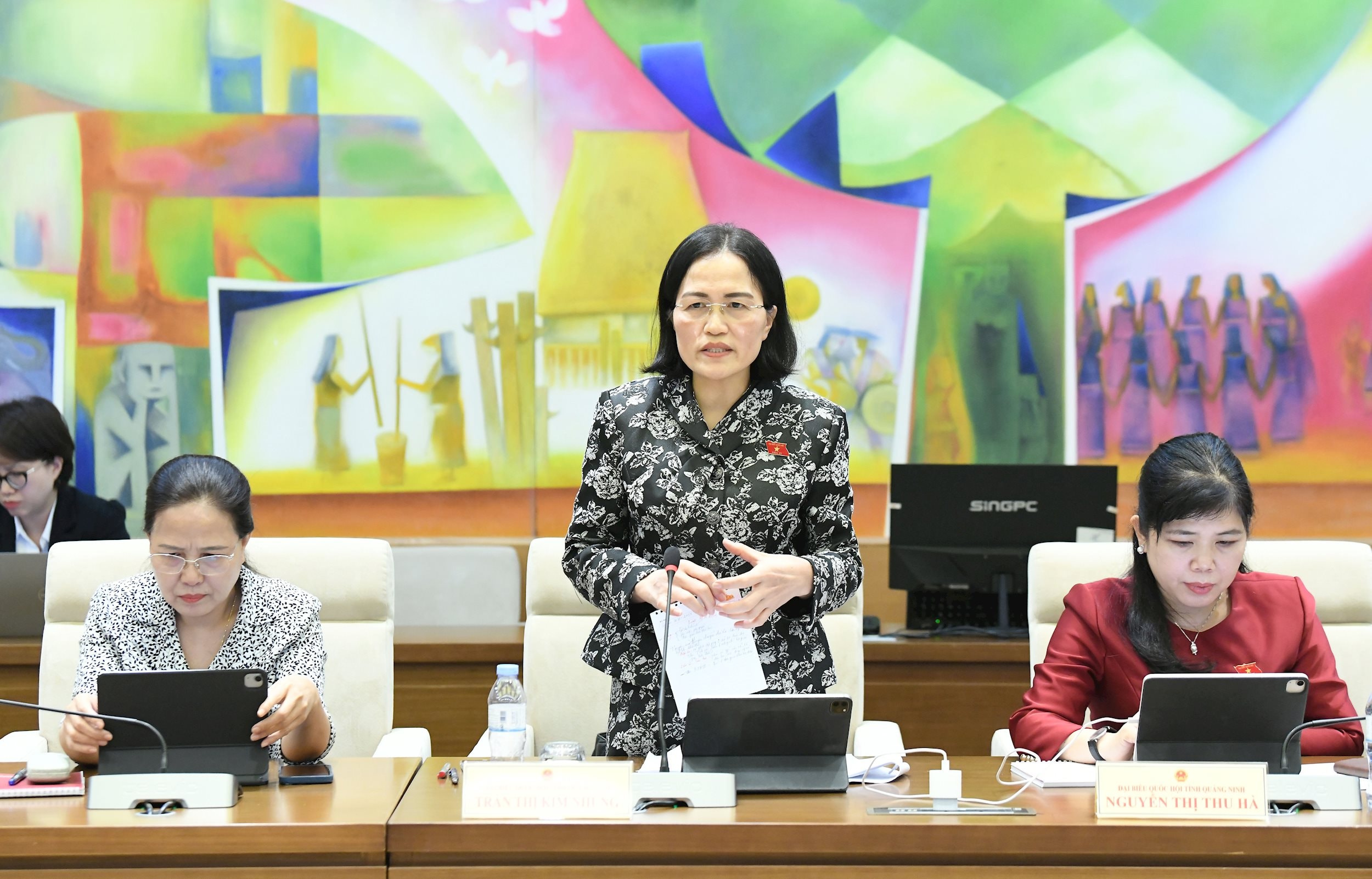 ĐB Trần Thị Kim Nhung, Đoàn ĐBQH Quảng Ninh.2