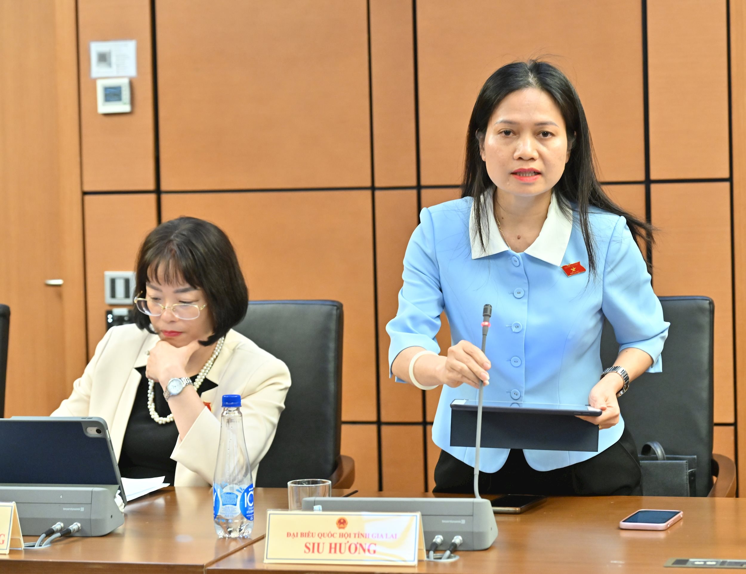 ĐBQH Siu Hương (Gia Lai)VQK_7485