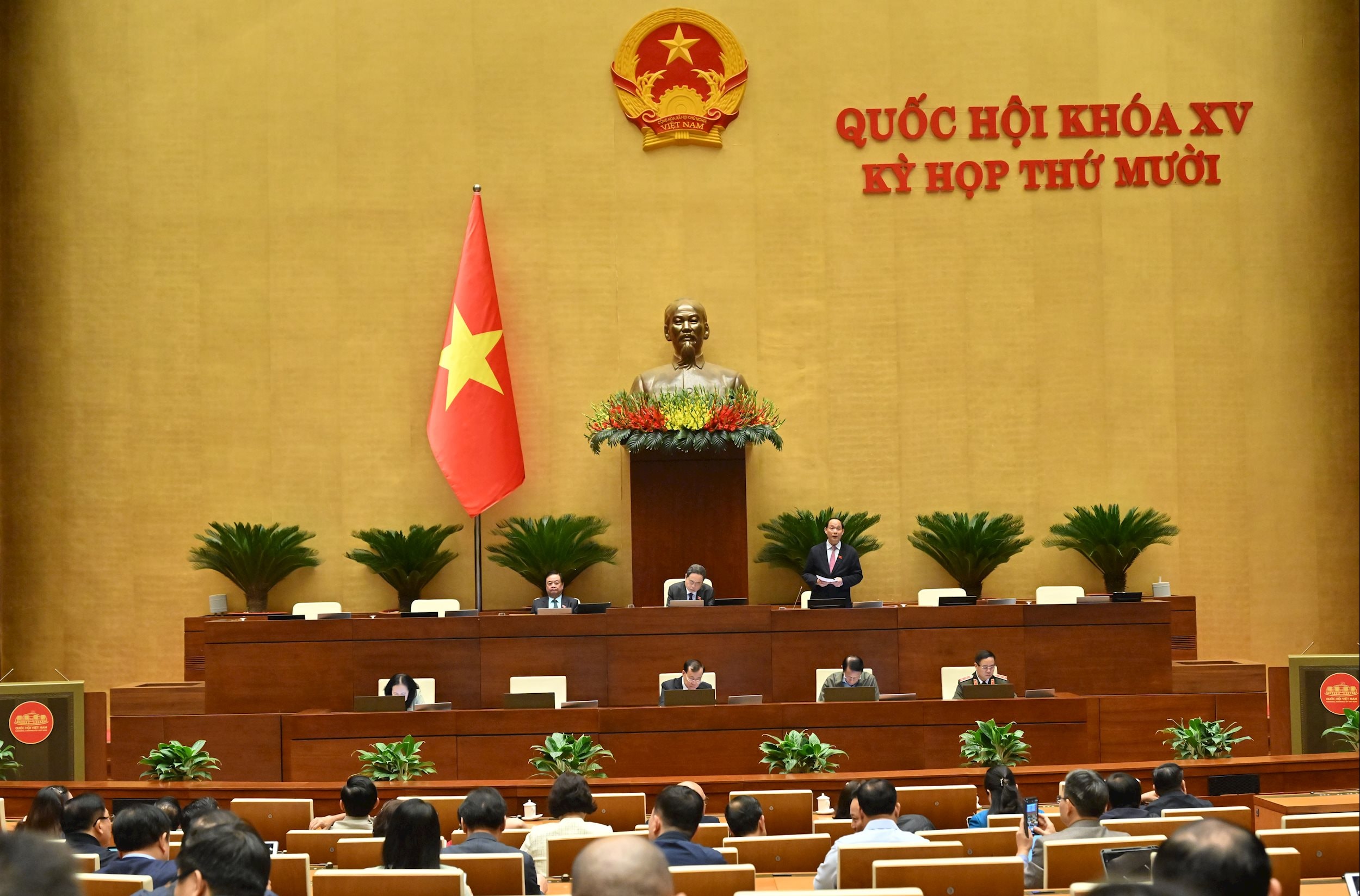 Phó Chủ tịch Quốc hội Trần Quang Phương điều hành phiên họpVQK_7521