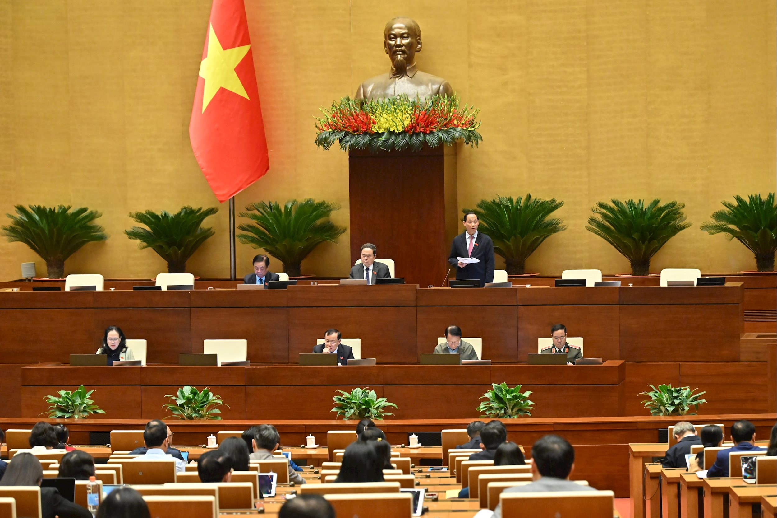 Phó Chủ tịch Quốc hội Trần Quang Phương điều hành phiên họpVQK_7529